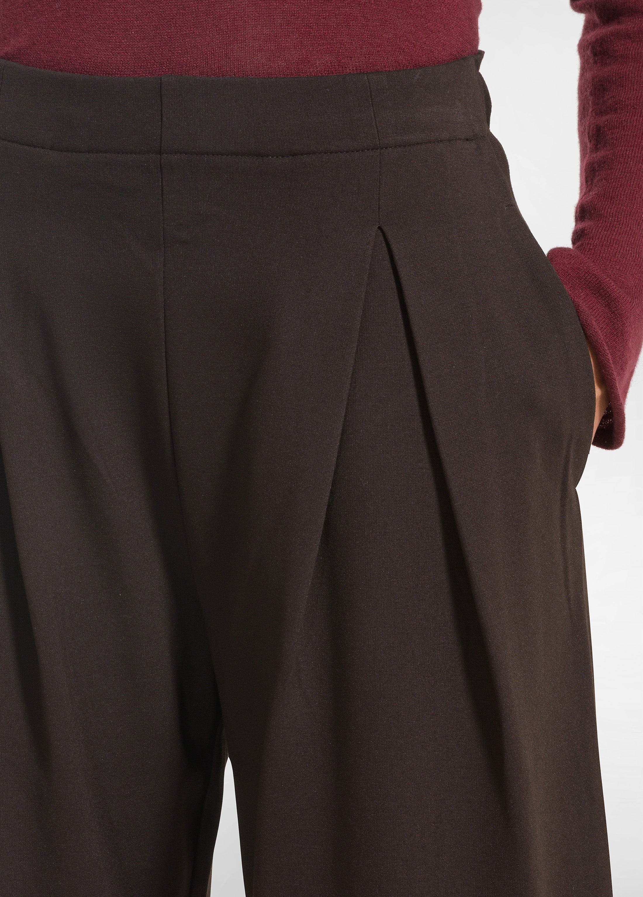 deha-pantalone-d52499-punto-milano-palazzo-con-pence-marrone image 4