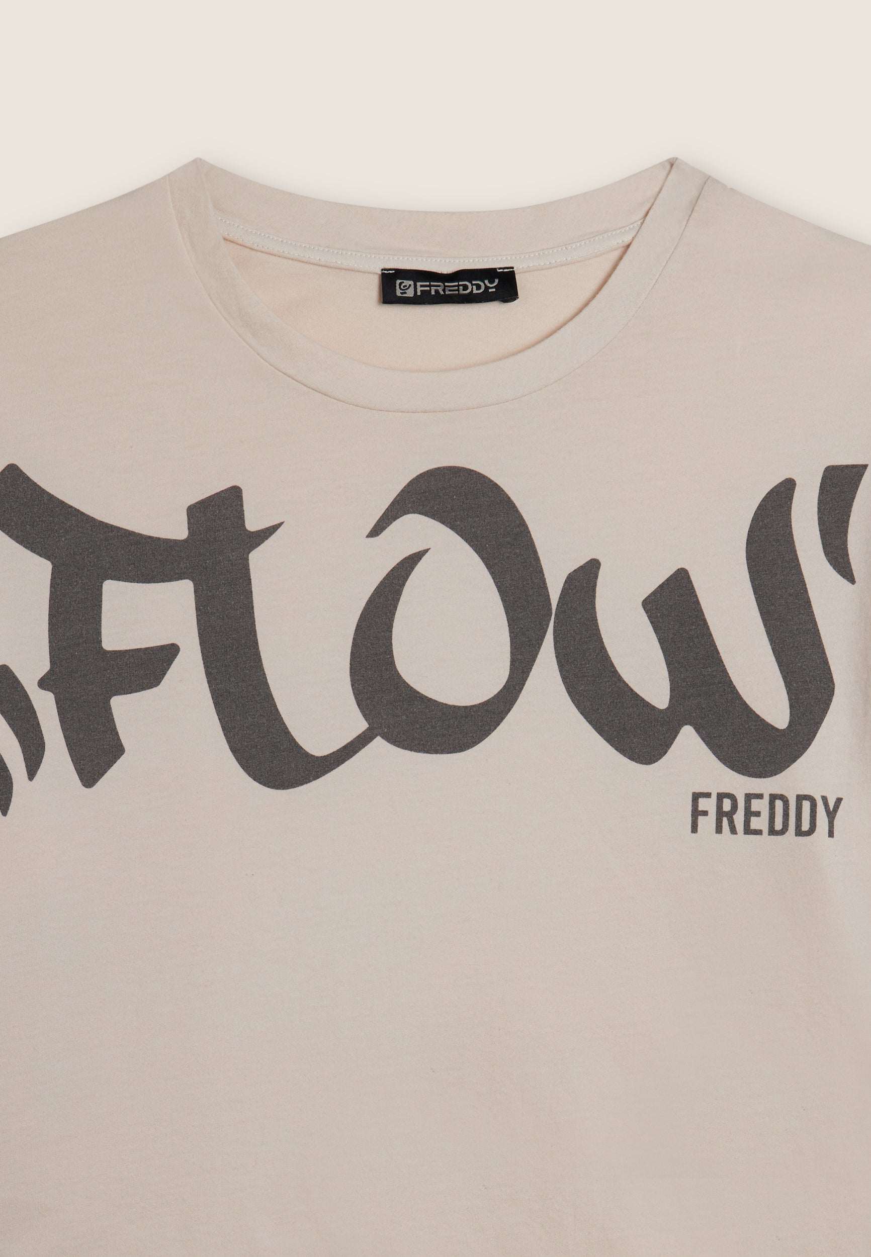 freddy-t-shirt-cropped-flow-stampa-street-art-in-jersey image 7