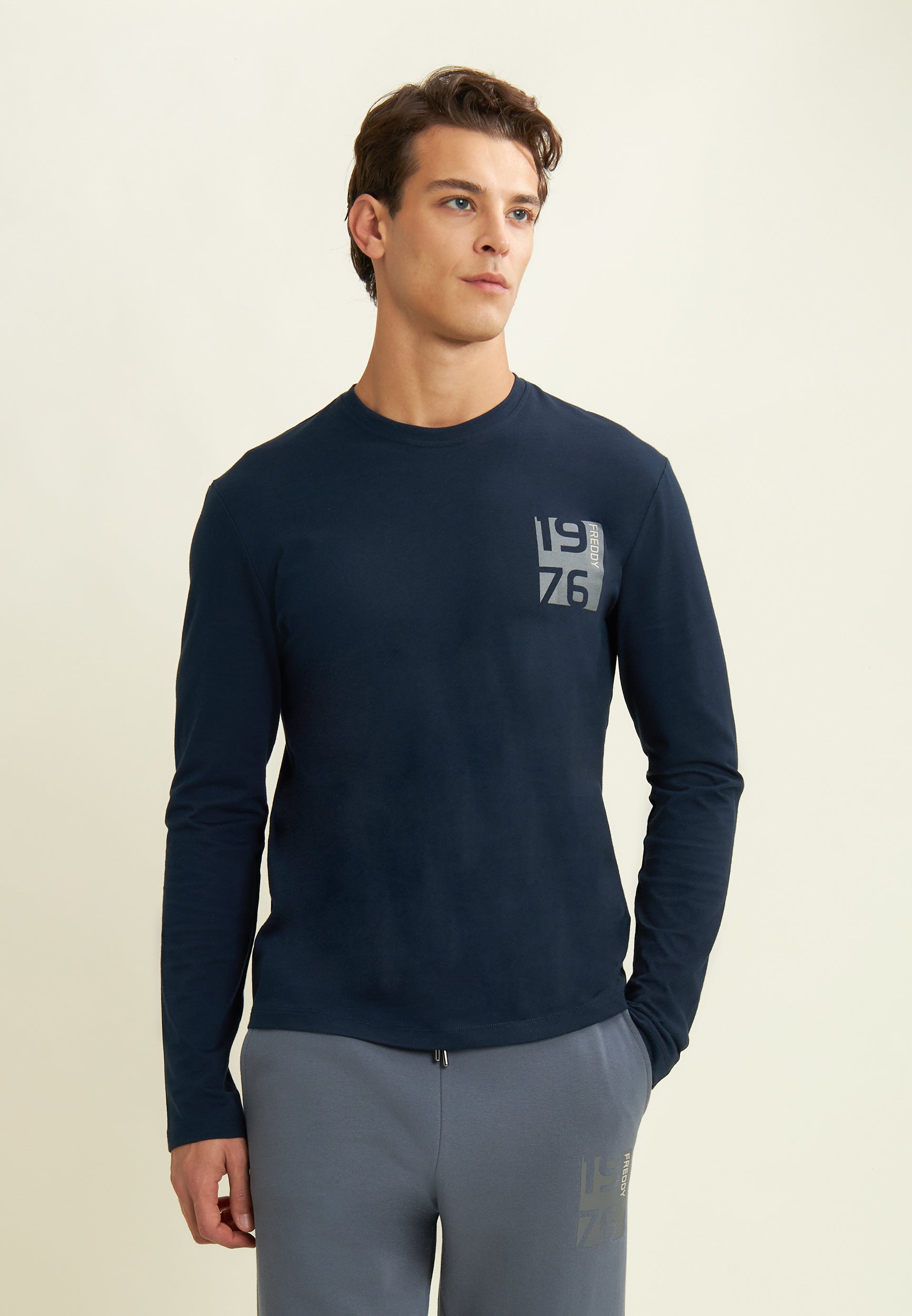 freddy-t-shirt-uomo-manica-lunga-stampa-1976-in-cotone image 1
