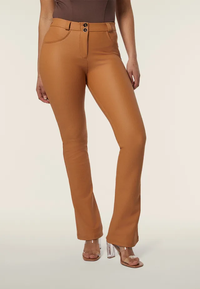 freddy-wr-up-pantaloni-vita-regular-fondo-bootcut-in-similpelle image 1