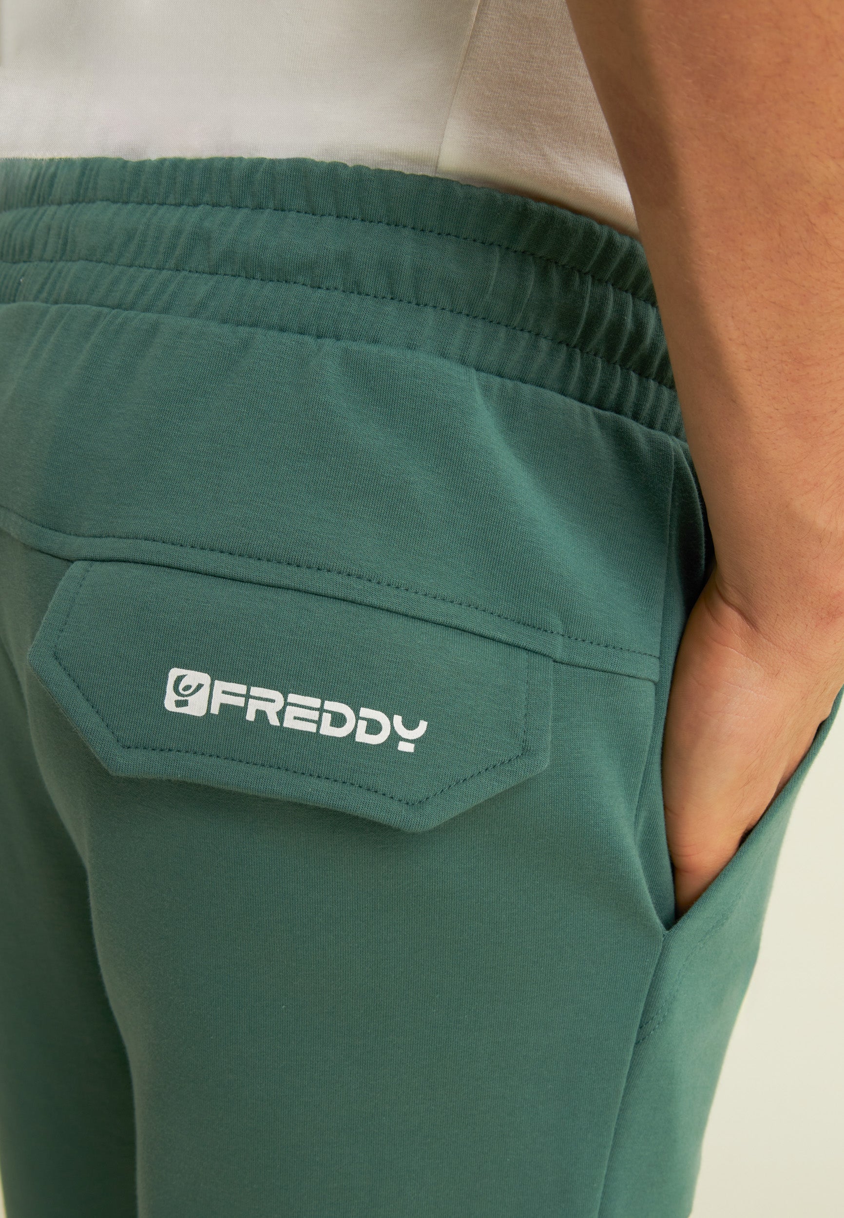 freddy-pantaloni-uomo-slim-interlock-stampa-ut-con-coulisse image 5