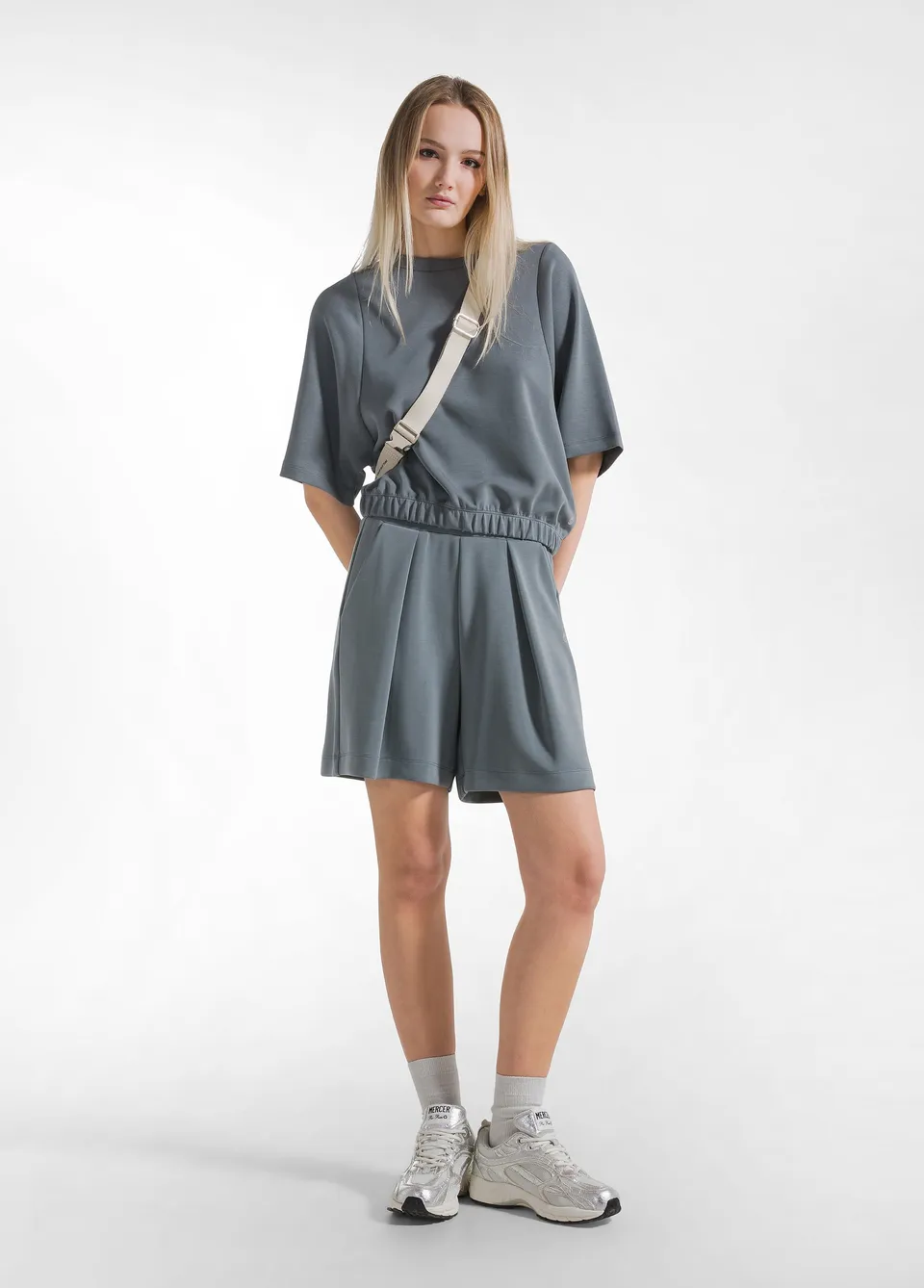 deha-completo-felpa-a-maniche-corte-e-shorts-plissettati-in-modal-verde image 1