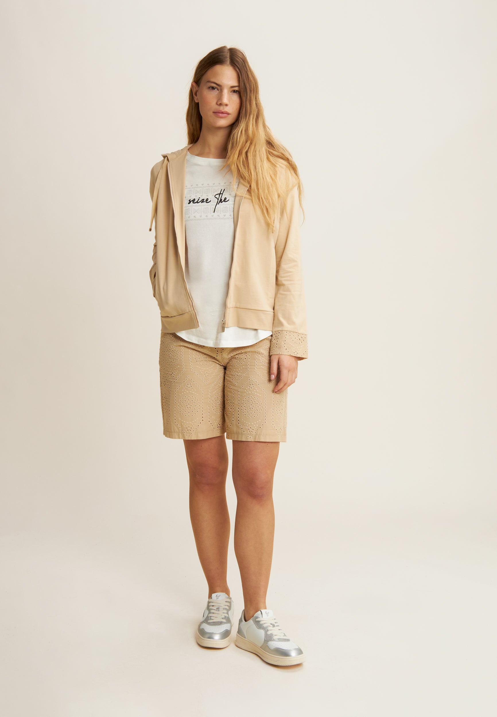 freddy-felpa-donna-con-cappuccio-e-zip-heavy-jersey-stretch-ricamo-sangallo image 2