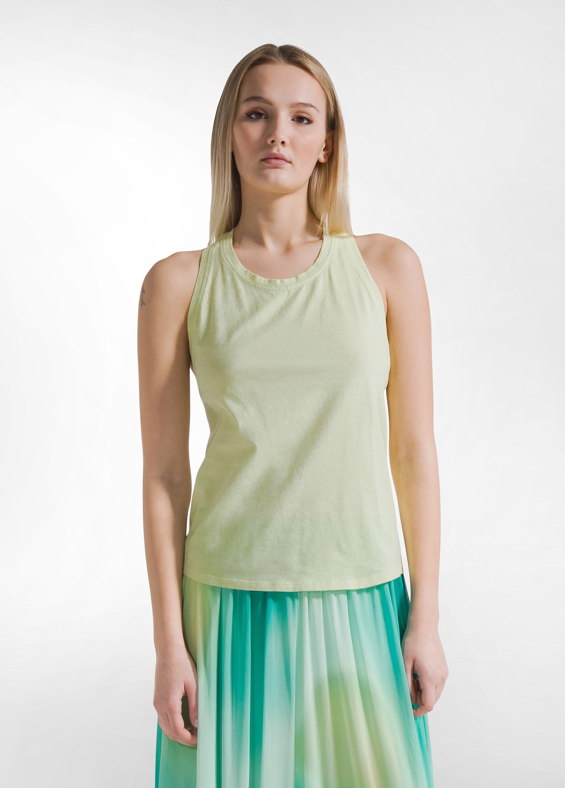 deha-d42131-top-vogatore-in-cotone-organico-giallo-con-pizzo image 1