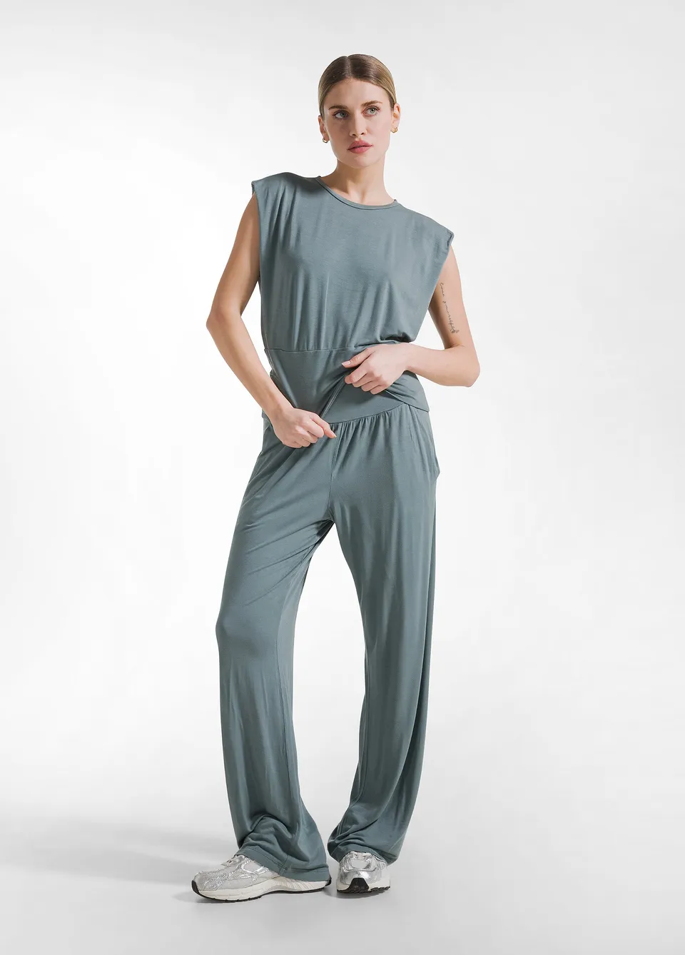 deha-pantalone-dritto-in-viscosa-stretch-verde image 1