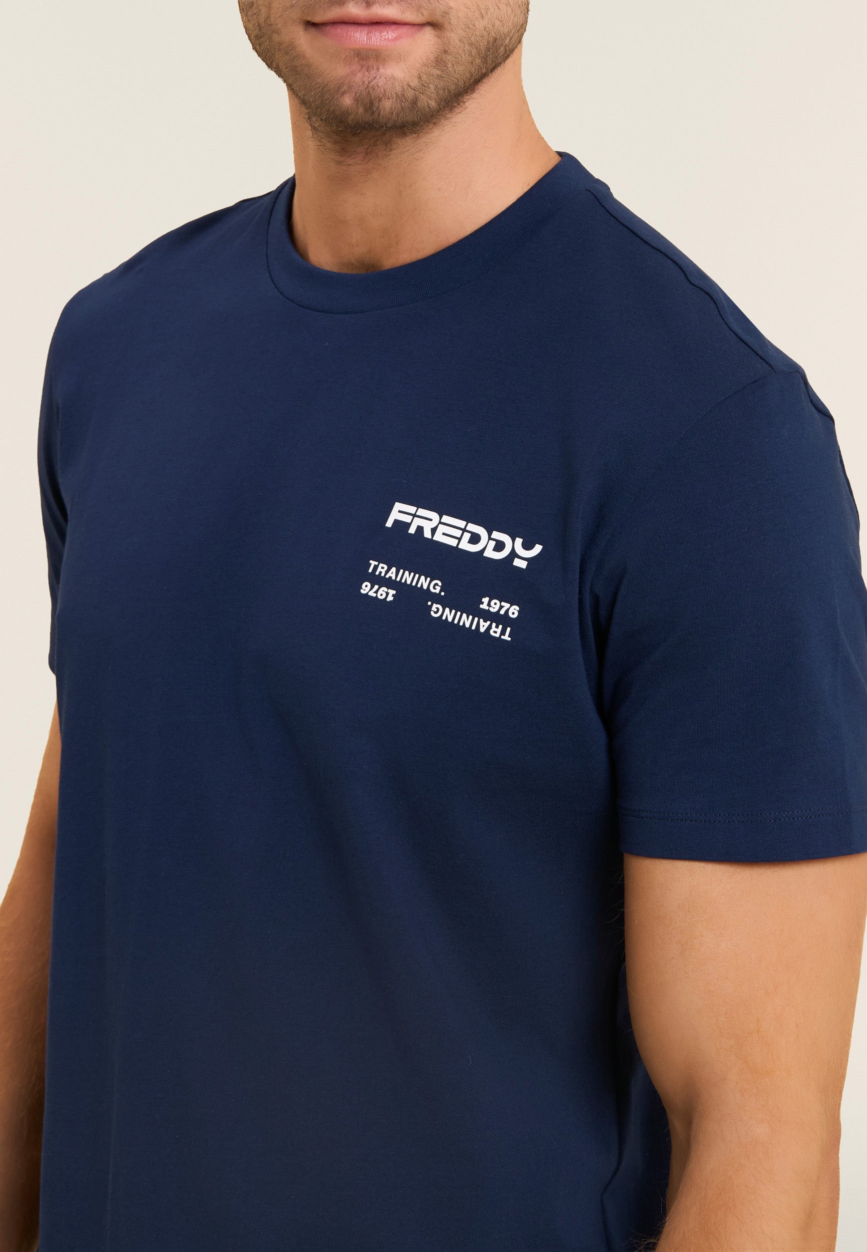 freddy-t-shirt-uomo-in-cotone-con-logo-effetto-gommato image 4