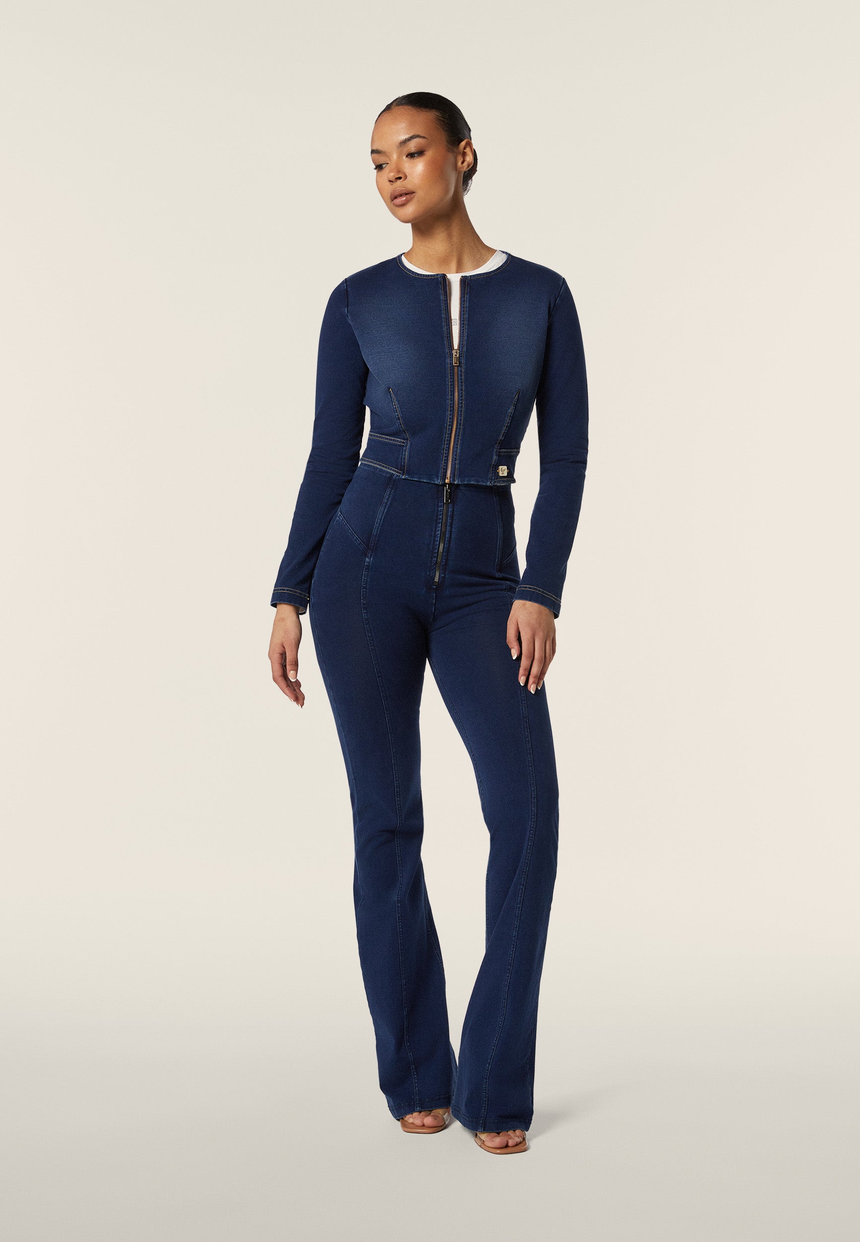 freddy-giacca-corta-donna-con-zip-in-jersey-effetto-denim-slim-fit image 2