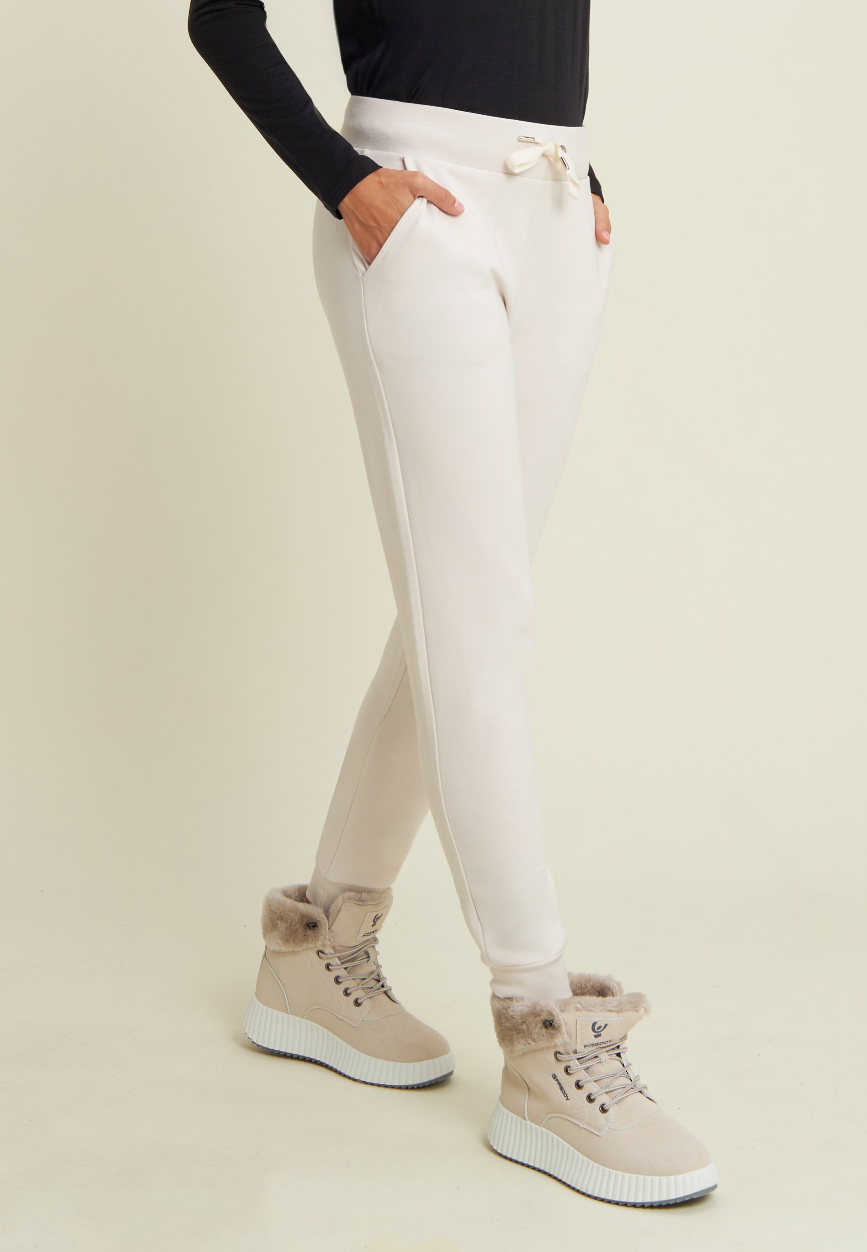 freddy-pantaloni-sportivi-donna-in-felpa-modal-con-polsini-e-strass-bicolore image 1