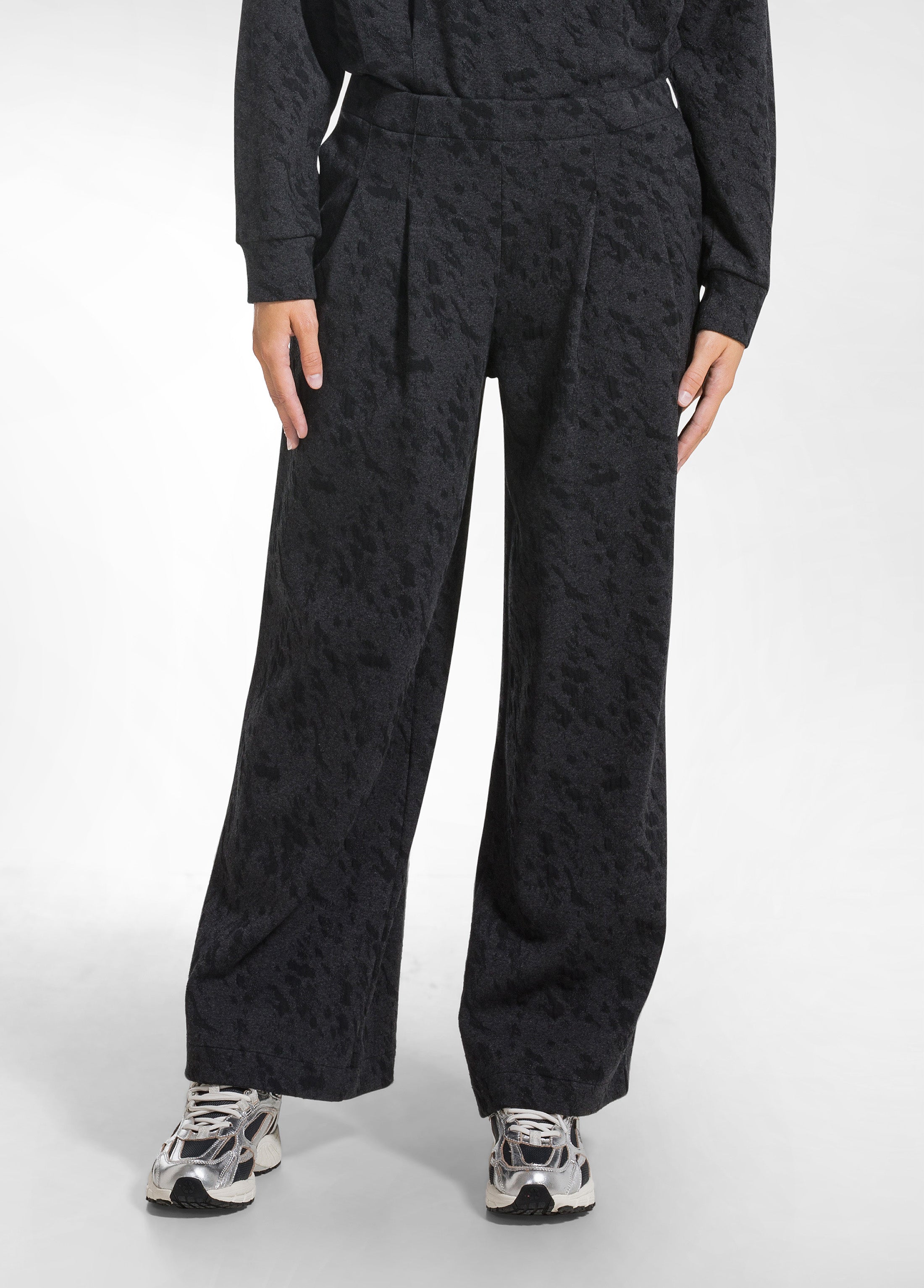 deha-pantalone-palazzo-matelass-animalier-other-con-pieghe image 2