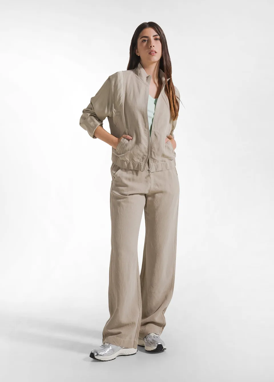 deha-completo-bomber-in-lino-con-maniche-satin-e-pantaloni-dritti-beige image 1