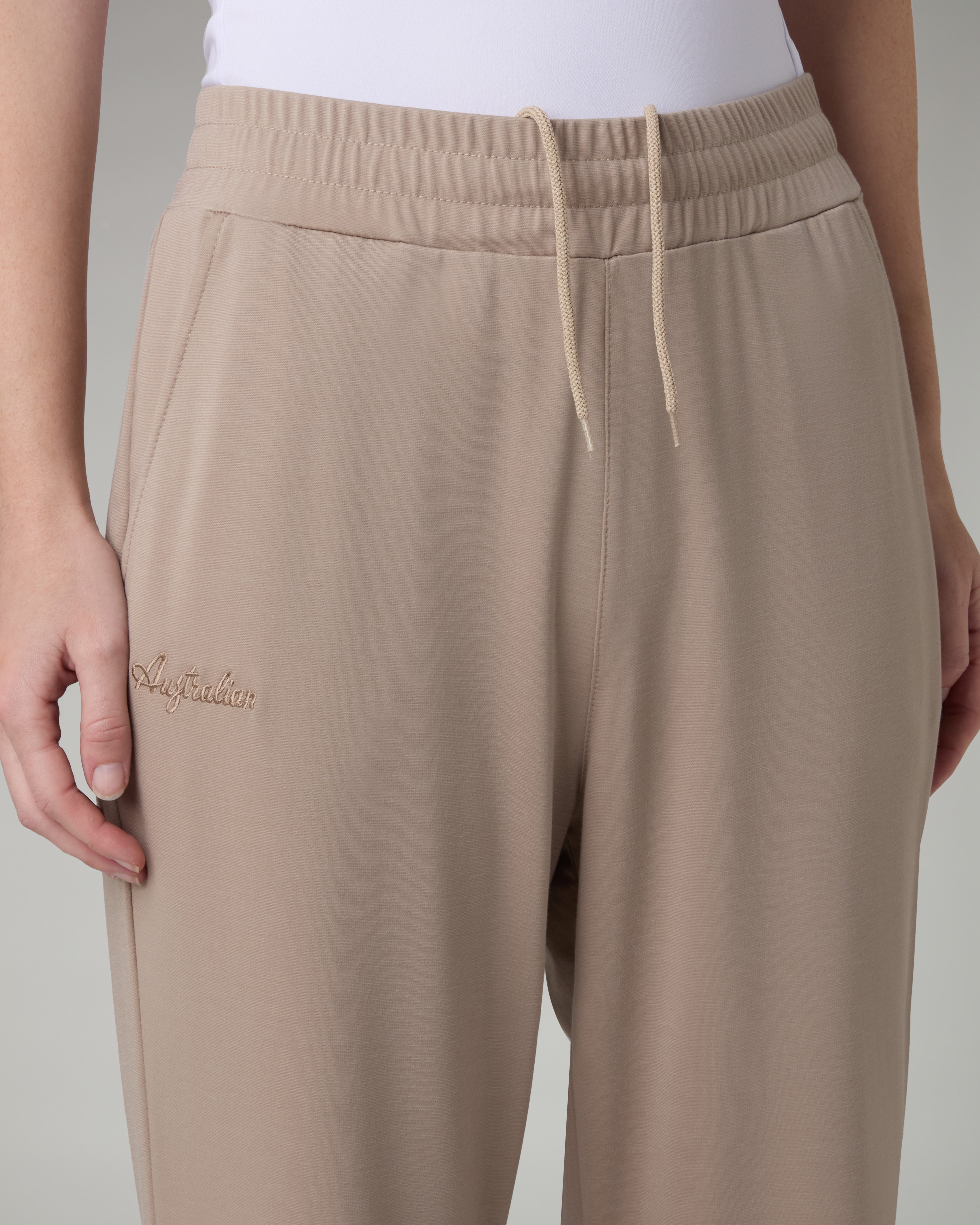australian-grace-tracksuit-tuta-donna-flow-interlock image 7