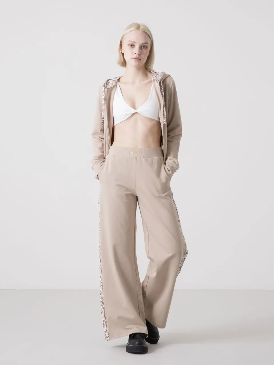 pantalone-palazzo-donna-dimensione-danza-con-fasce-animalier-e-vita-elastica image 1