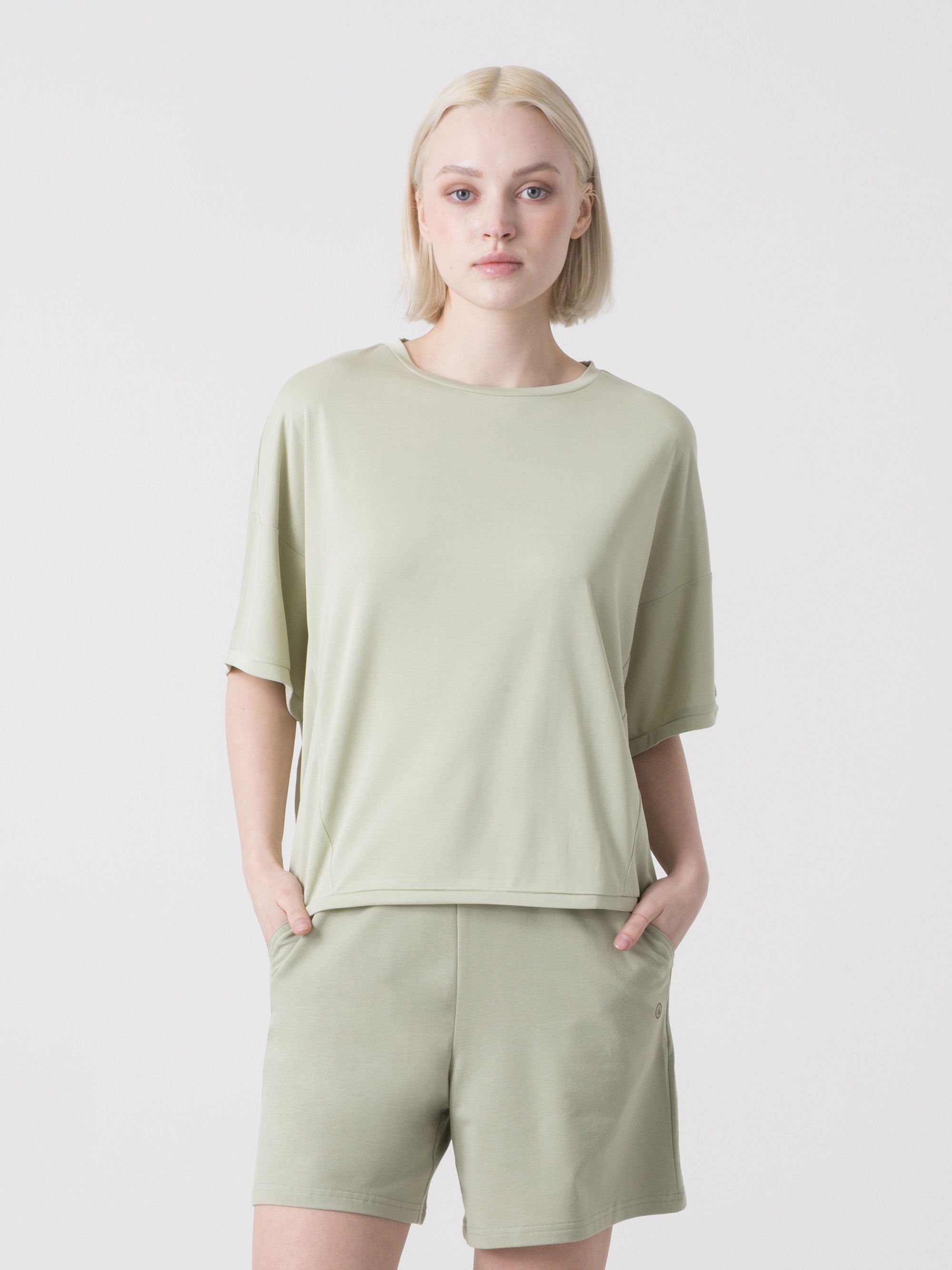 dimensione-danza-maxi-t-shirt-donna-in-viscosa-trapezio-con-cuciture-geometriche image 1