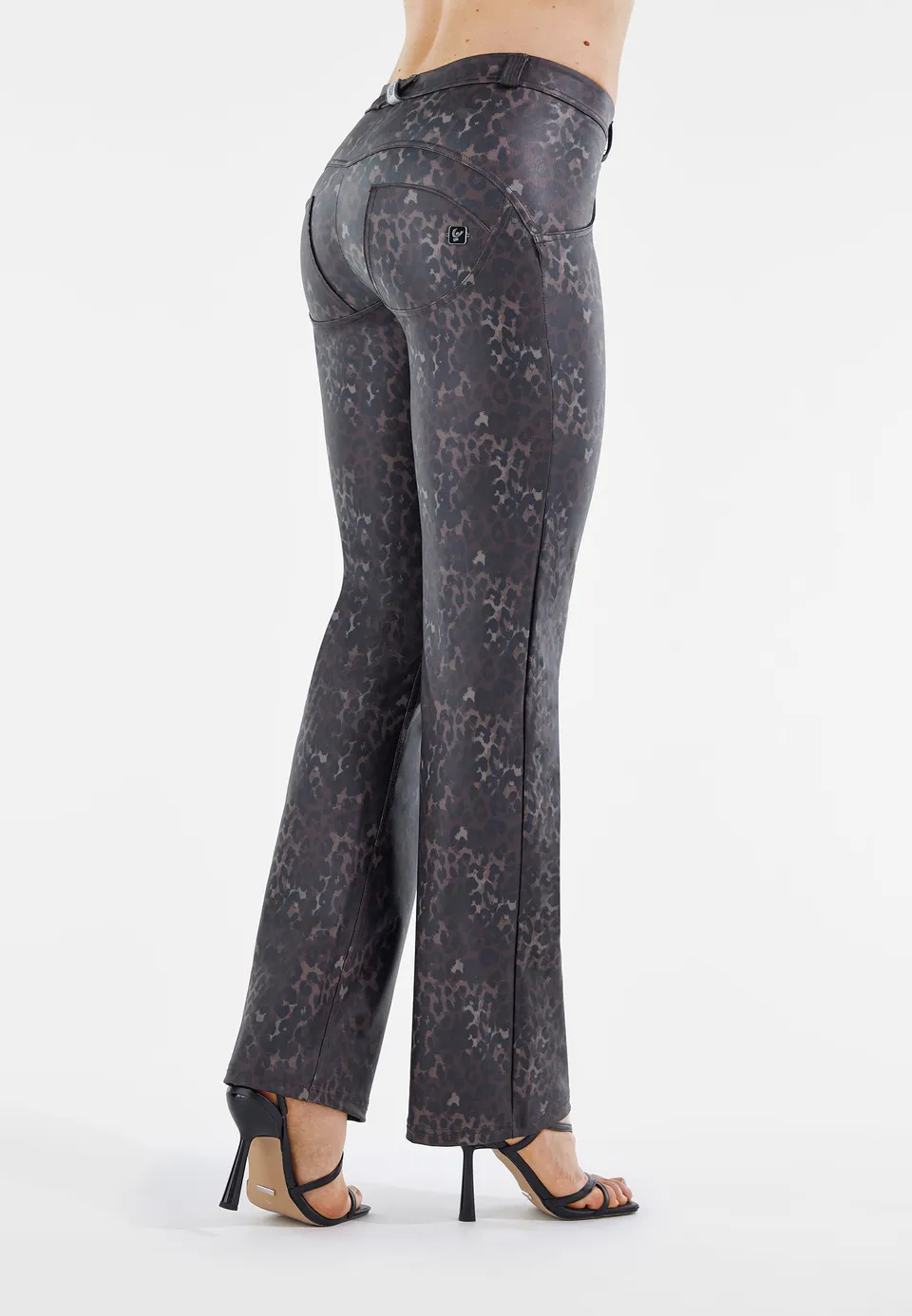 freddy-wr-up-pantaloni-push-up-wide-leg-similpelle-animalier-donna image 1