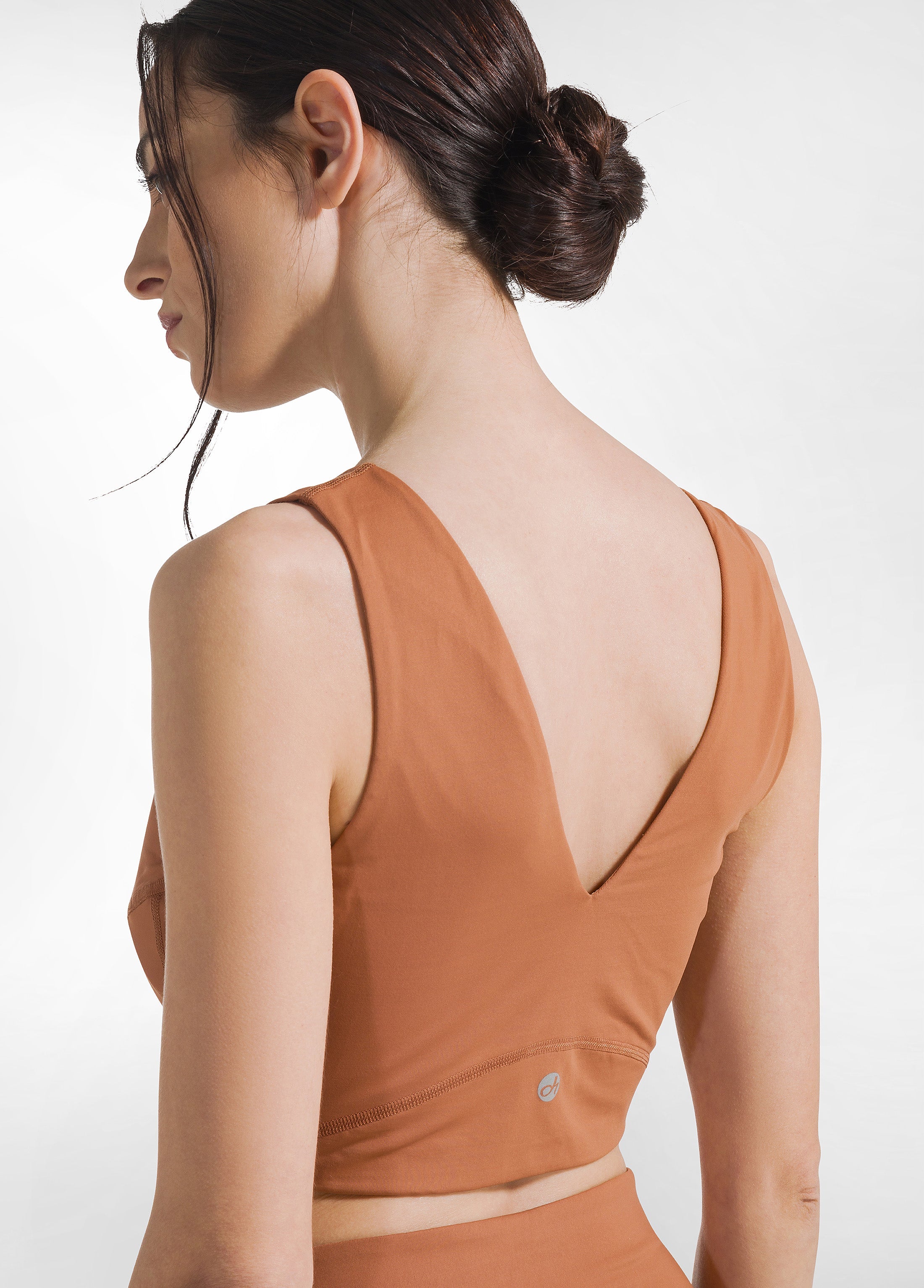 deha-reggiseno-sportivo-c22001-microfibra-riciclata-marrone image 3