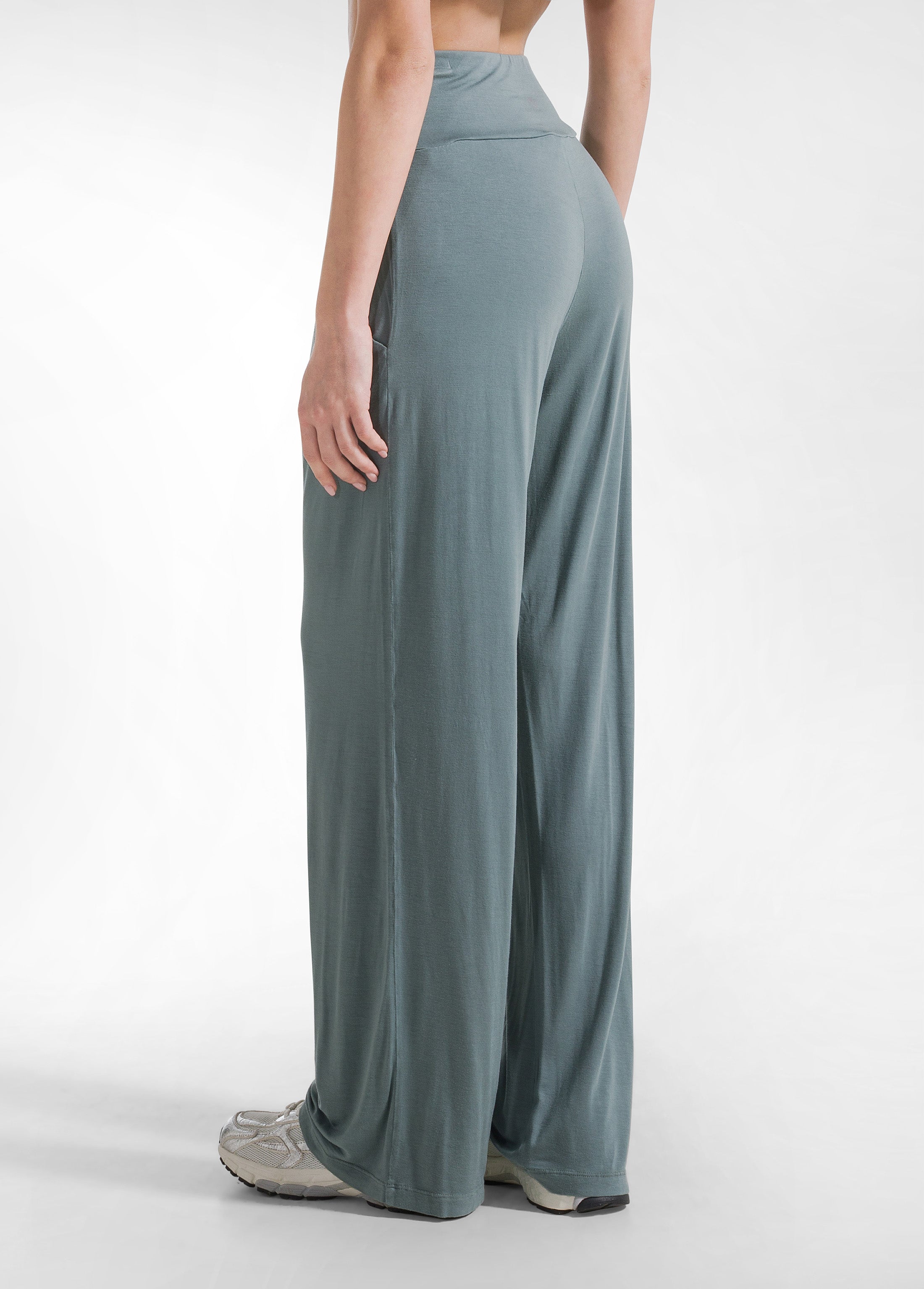 deha-completo-t-shirt-e-pantalone-in-viscosa-stretch-verde image 6