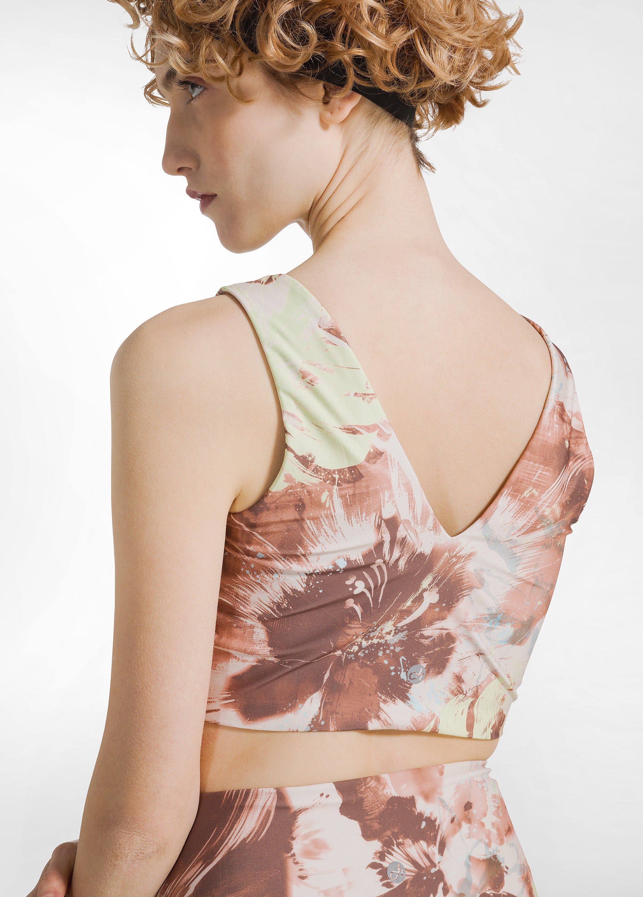 deha-reggiseno-sportivo-in-microfibra-riciclata-stampato-marrone image 3