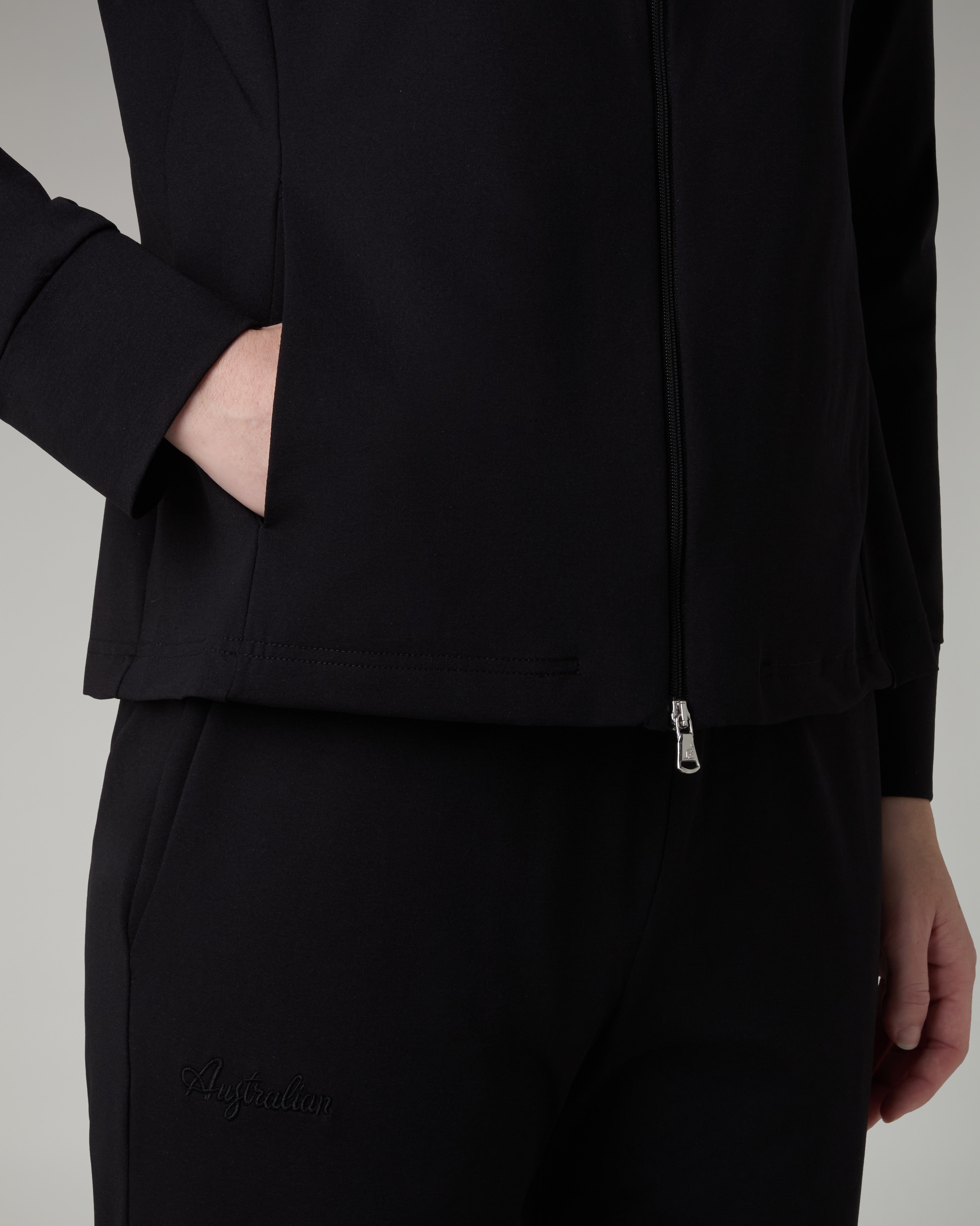 australian-grace-tracksuit-light-touch-nero-tuta-donna-full-zip-made-in-italy image 5