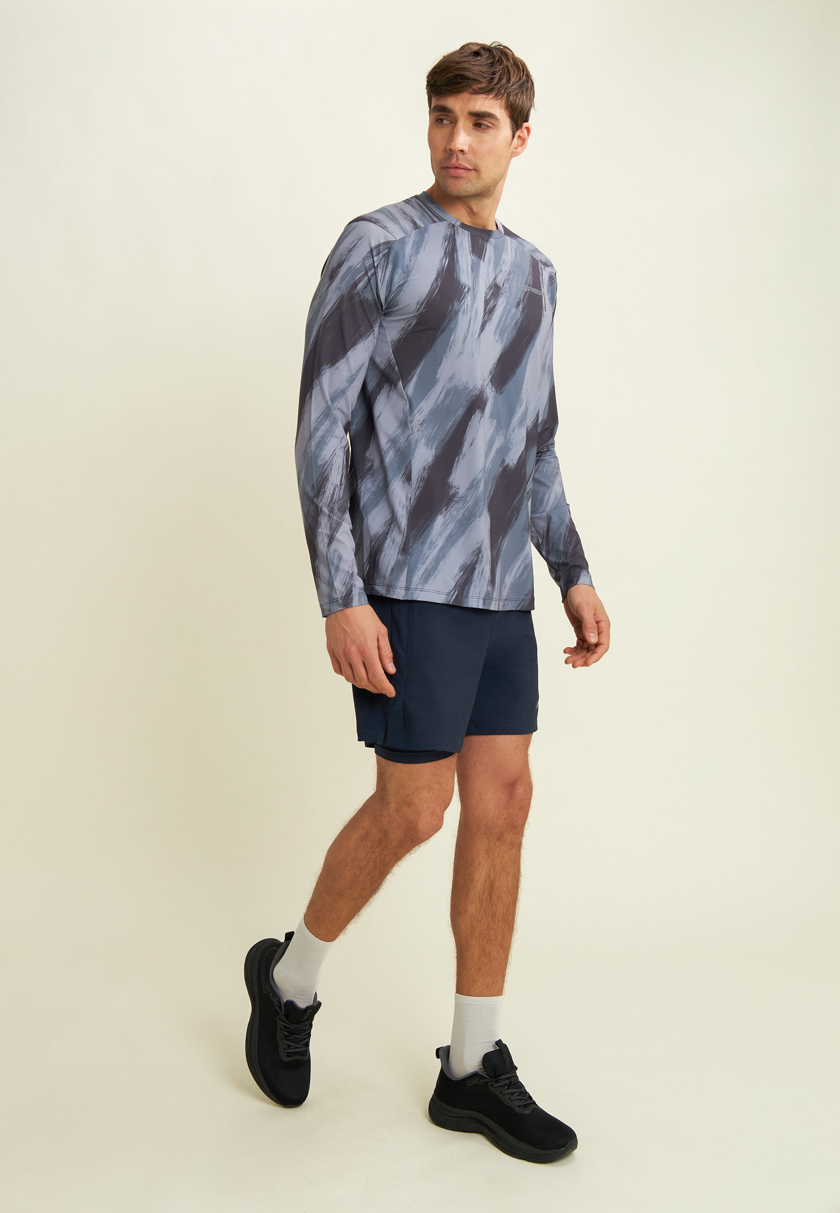 freddy-pantaloni-corti-uomo-slim-met-coscia-con-spacchi-laterali image 2