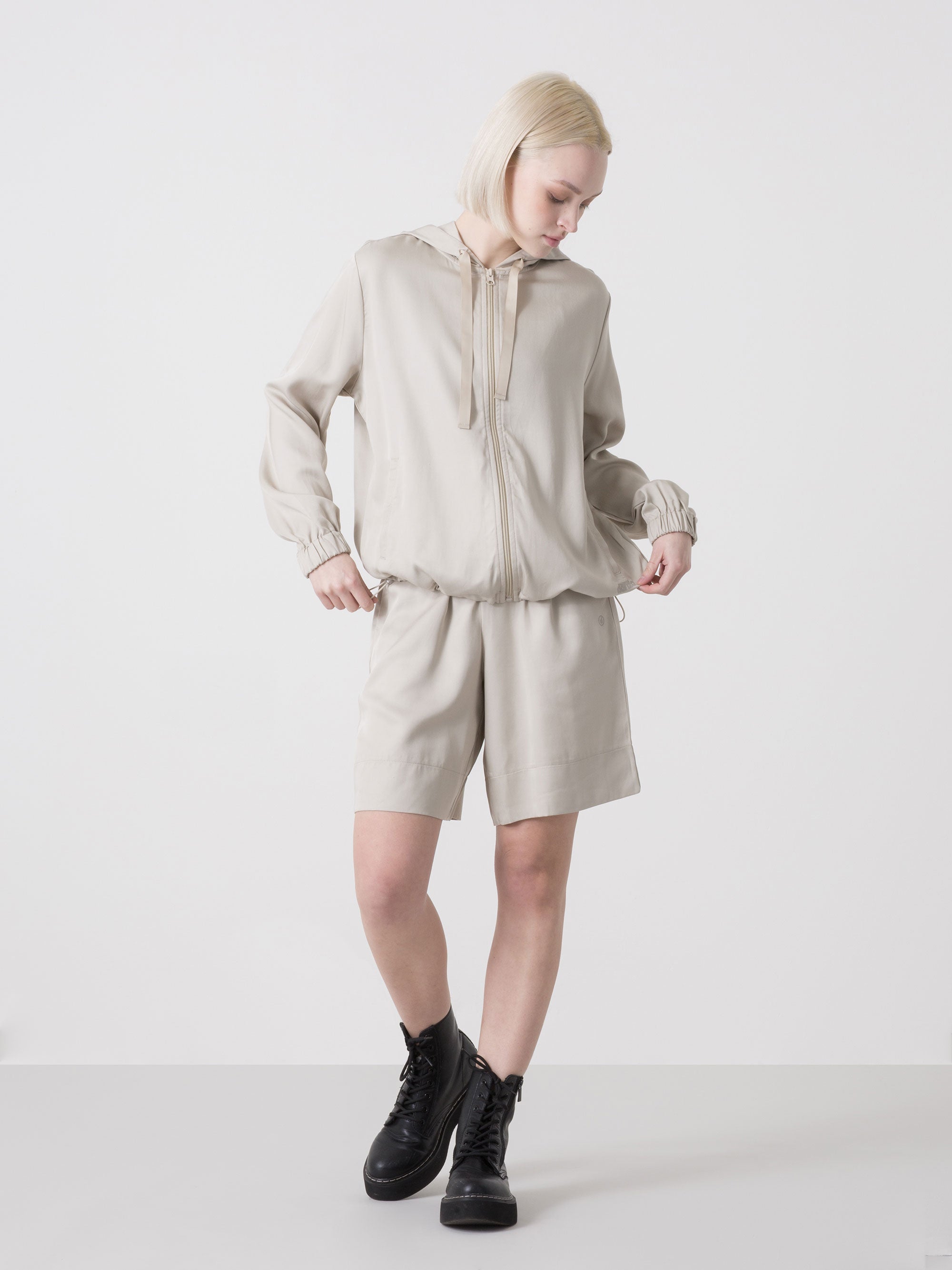 dimensione-danza-felpa-donna-con-cappuccio-full-zip-in-tencel-popeline-leggero image 1