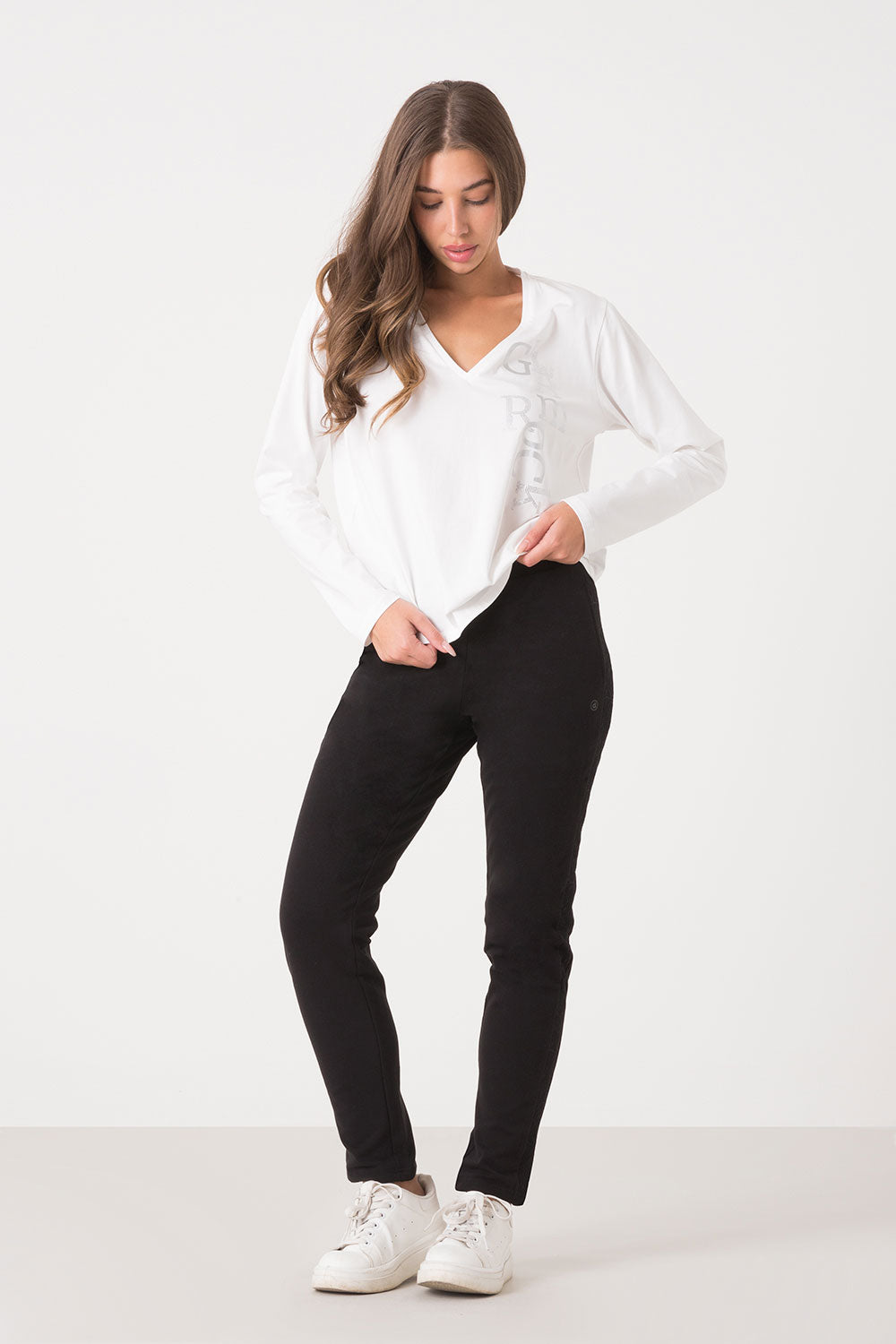 dimensione-danza-one-mile-from-home-t-shirt-manica-lunga-scollo-a-v image 3