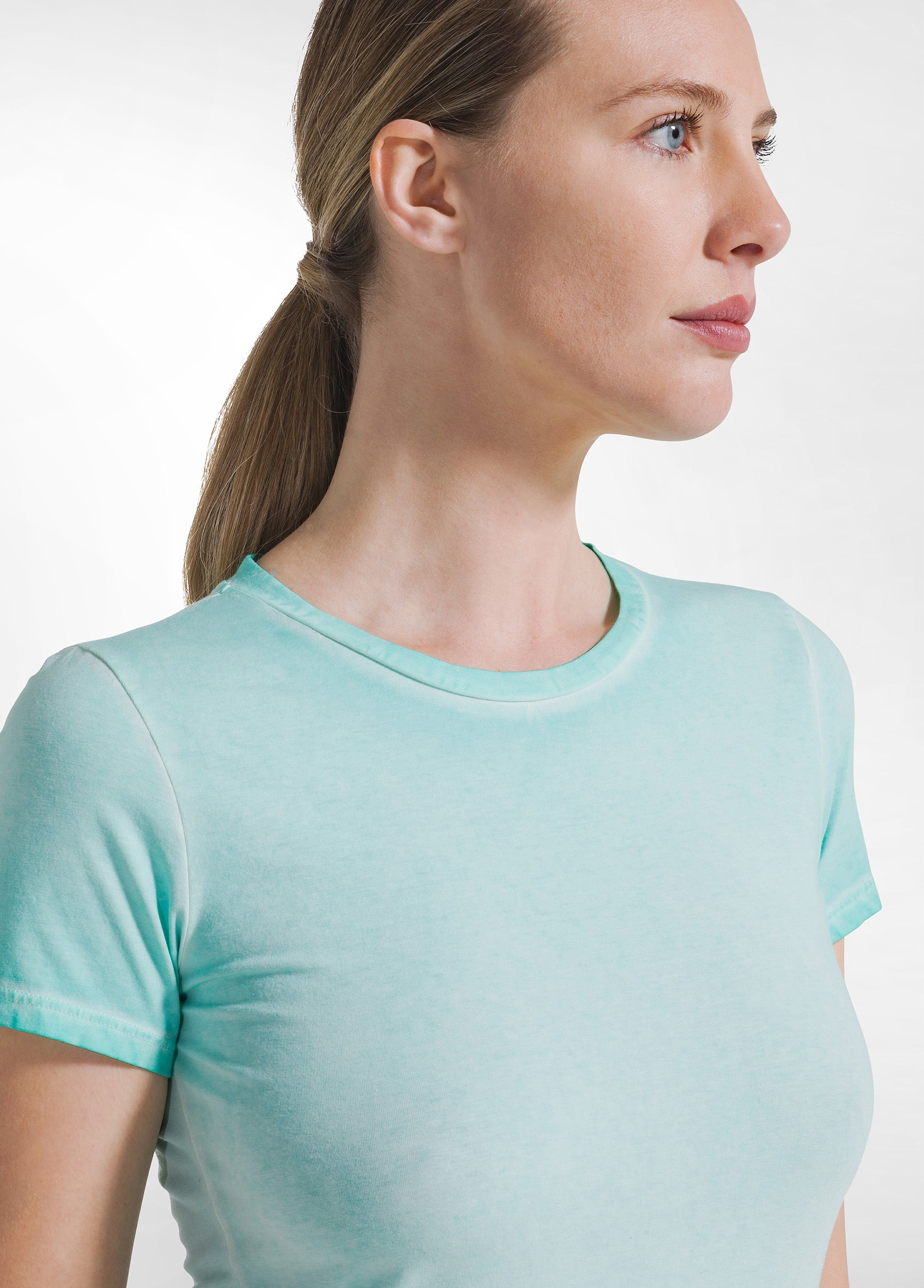 deha-t-shirt-d42030-effetto-sfumato-jersey-leggero-stretch-t-shirt-girocollo-don image 3