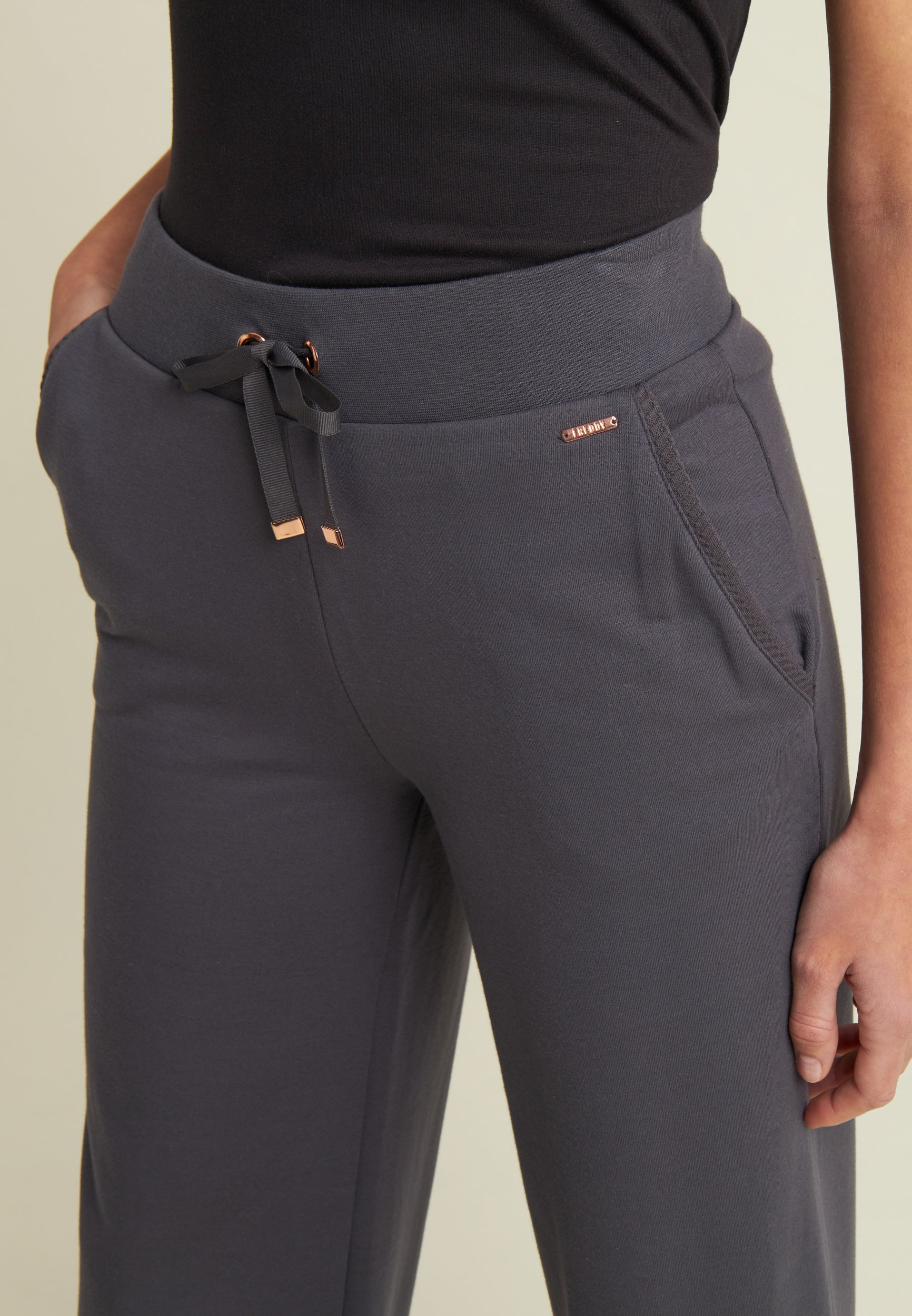 freddy-pantaloni-donna-wide-leg-in-felpa-modal-con-micro-trecce image 4