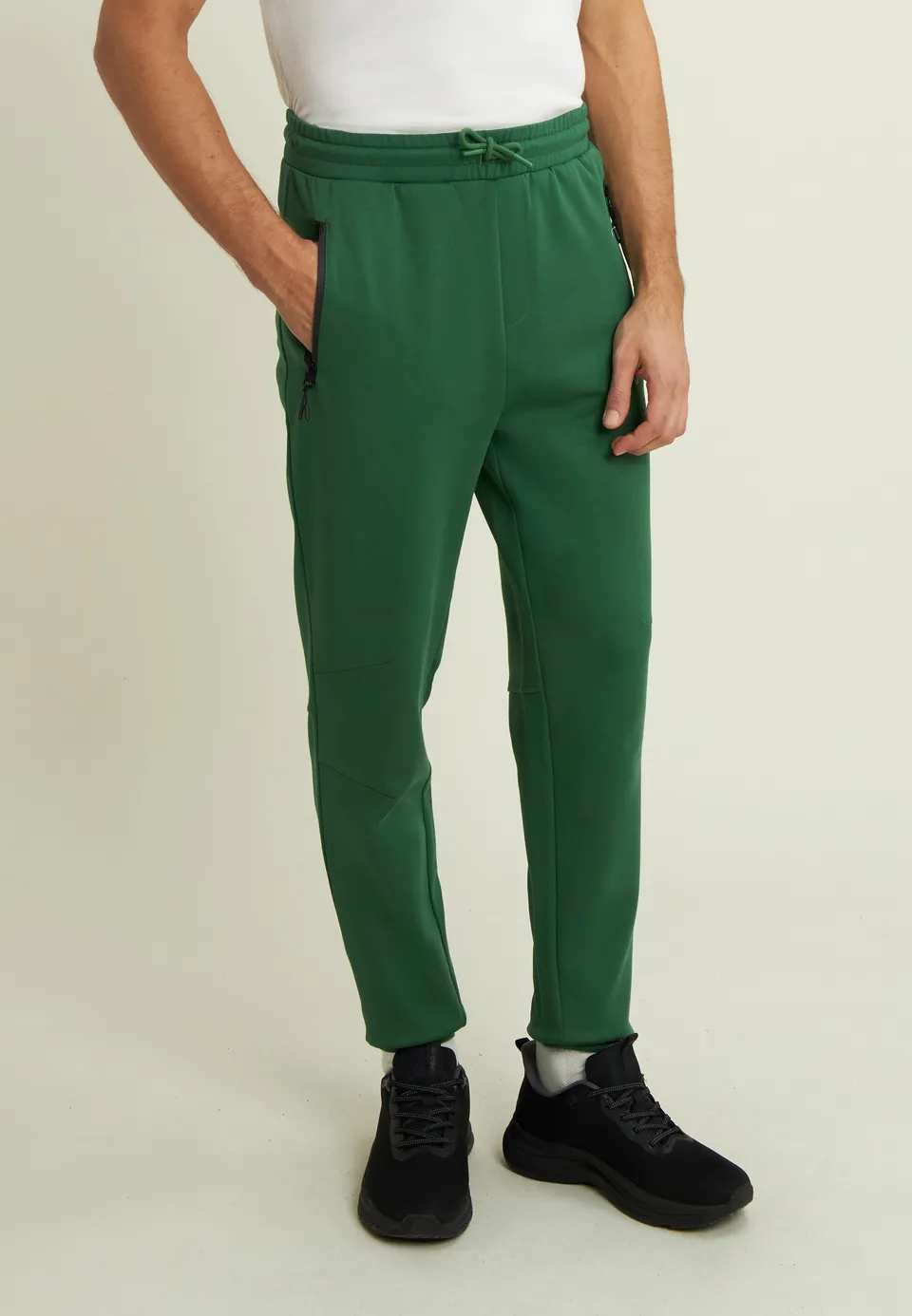 freddy-pantaloni-a-carota-uomo-in-interlock-con-zip-laterali image 1