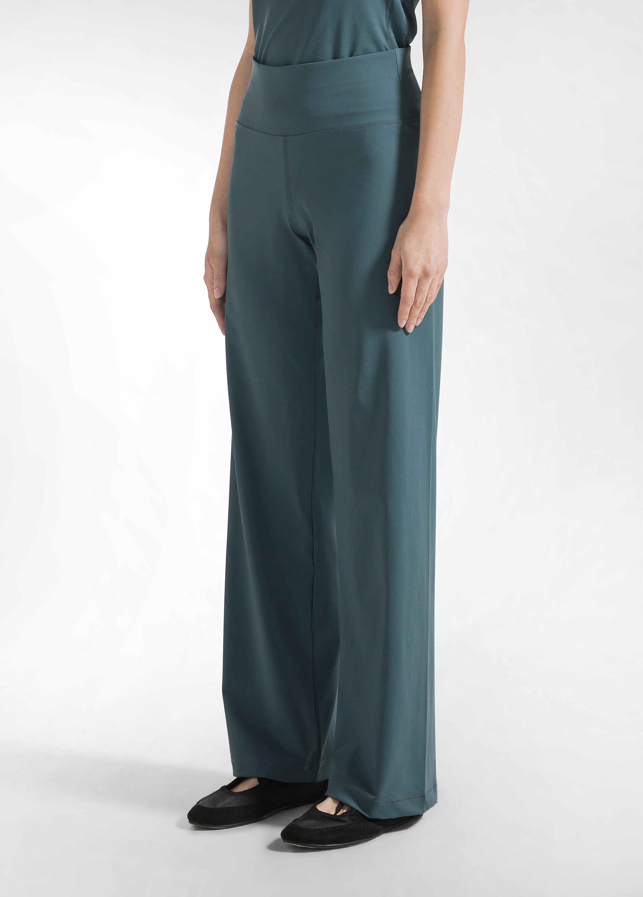 deha-pantalone-gamba-dritta-pantaloni-yoga-microfibra-riciclata-blu image 3
