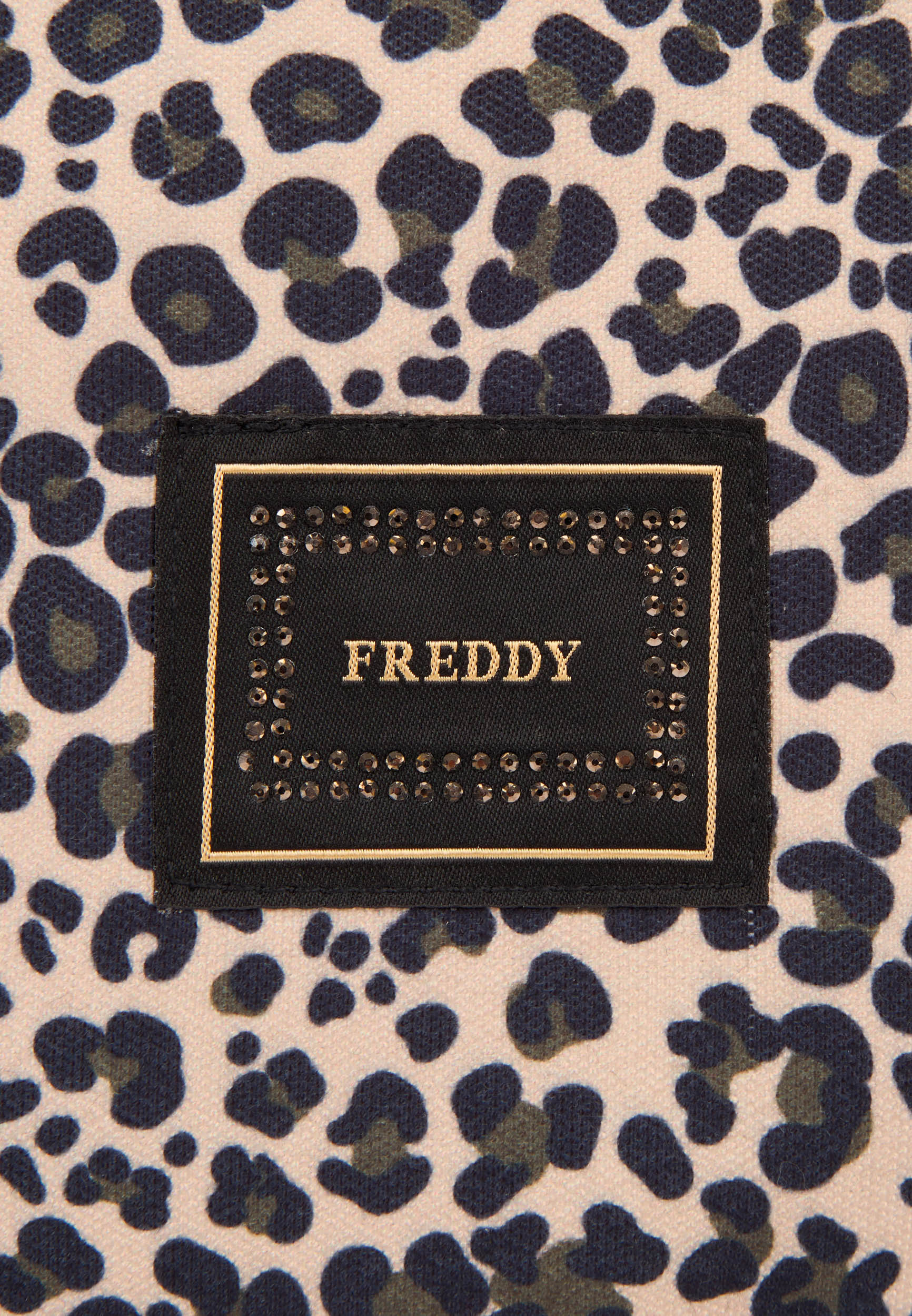 freddy-bustina-animalier-in-canvas-con-zip-e-logo-strass image 5