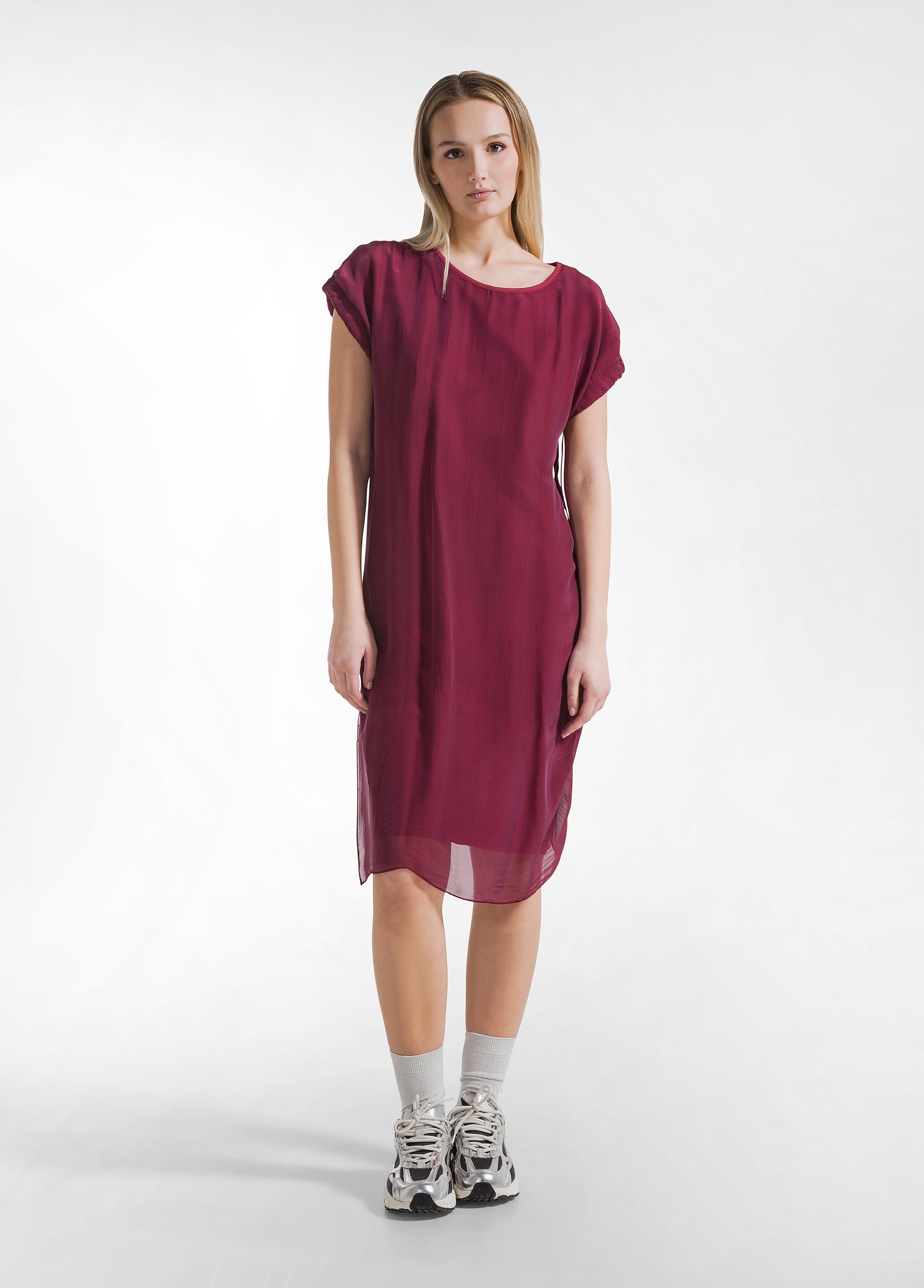 deha-abito-in-cotone-con-maniche-drappegiate-in-seta-rosso image 2