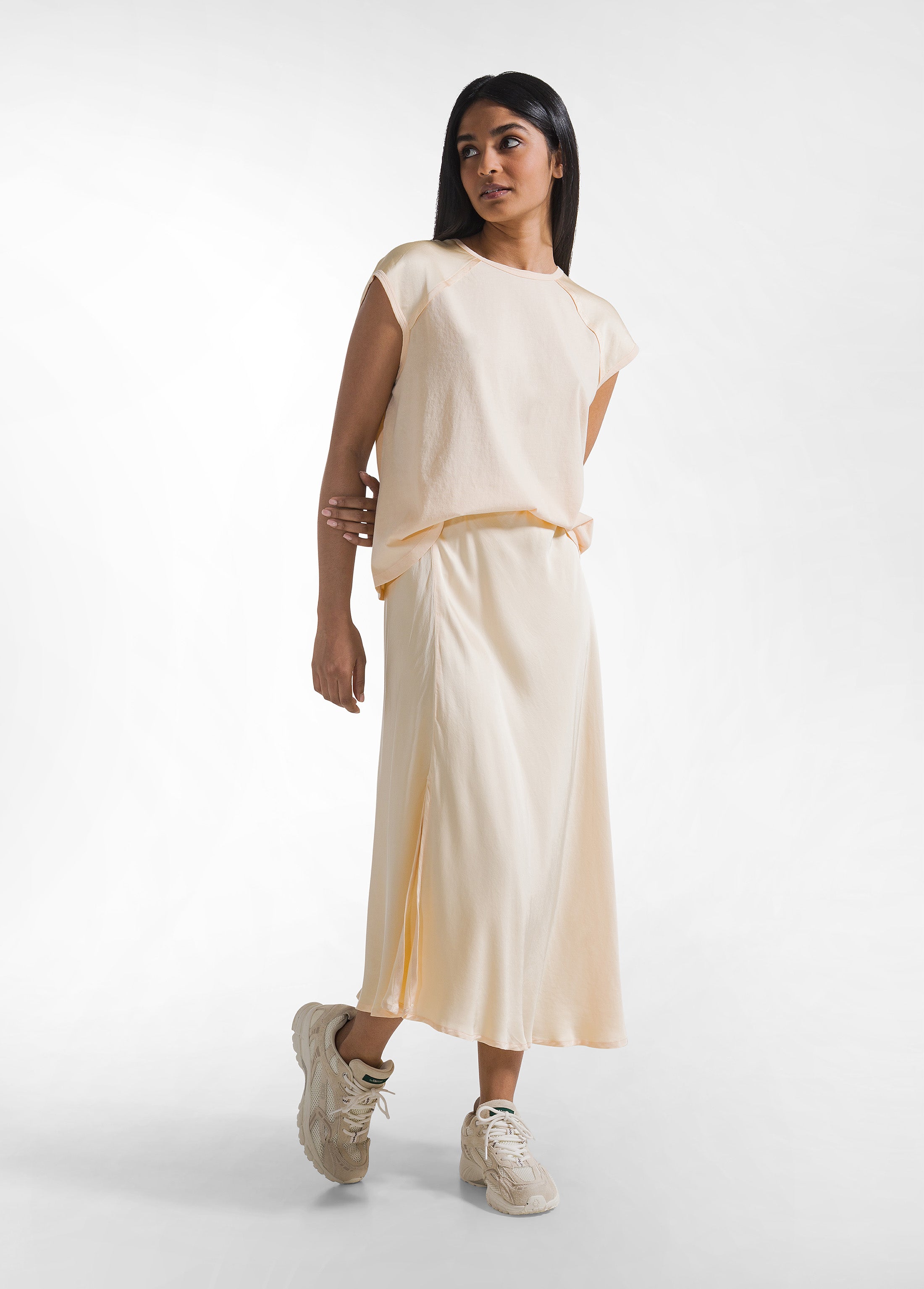 deha-top-con-maniche-in-satin-e-corpo-in-jersey-rosa image 4