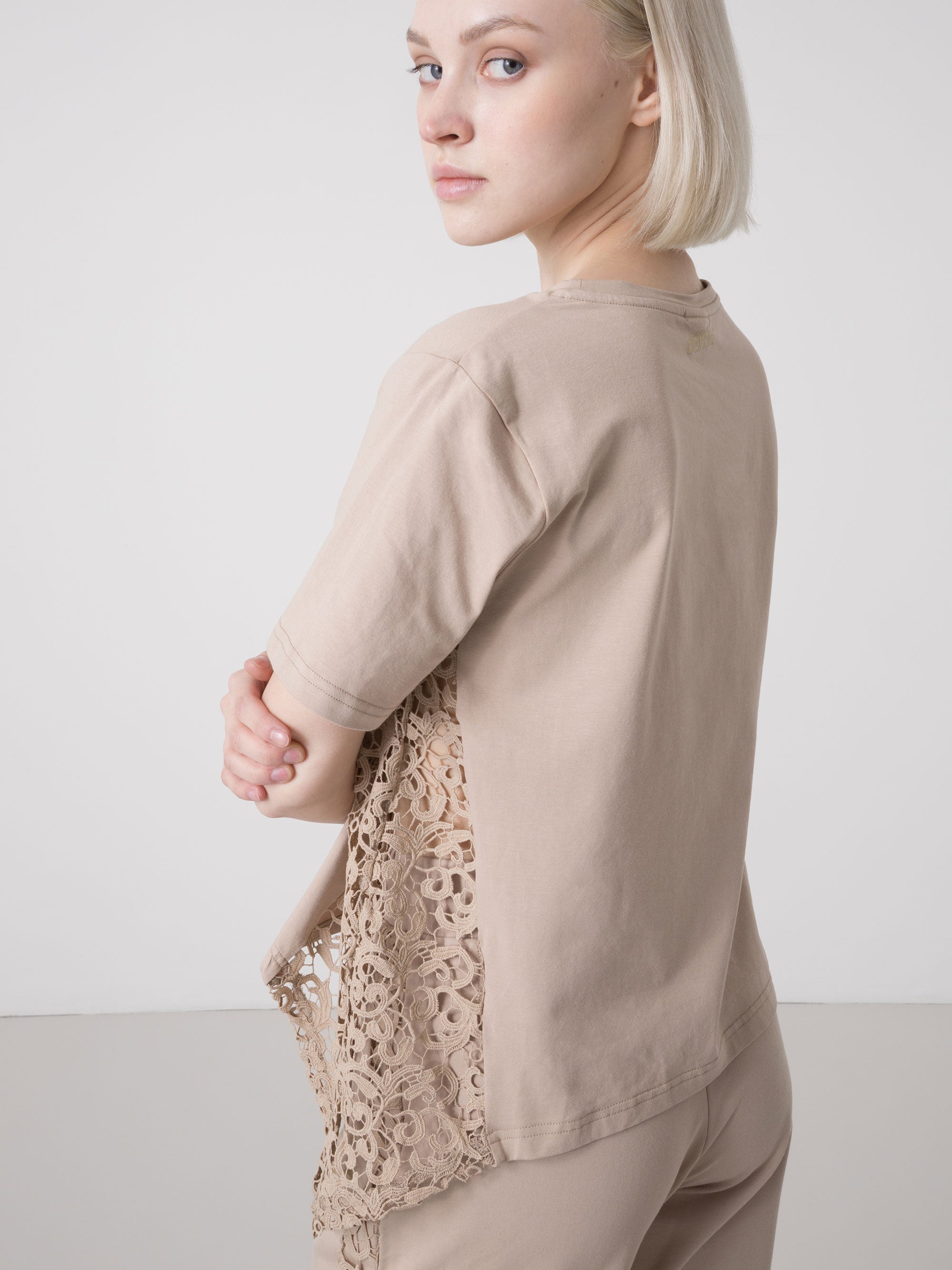 dimensione-danza-t-shirt-donna-in-jersey-stretch-con-inserti-in-pizzo-e-taglio-a image 5