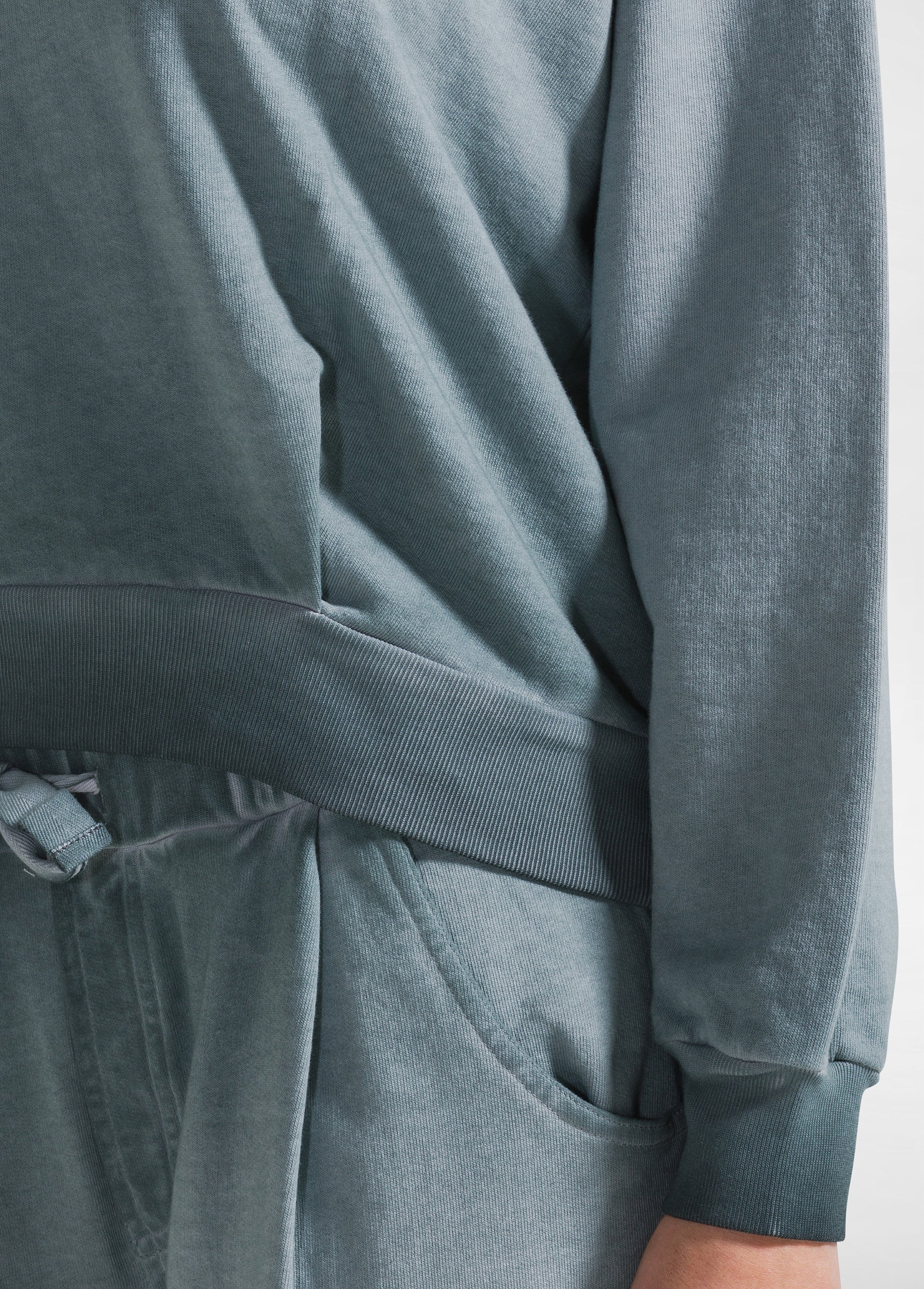 deha-completo-felpa-girocollo-e-pantaloni-wide-leg-effetto-sfumato-verde image 4