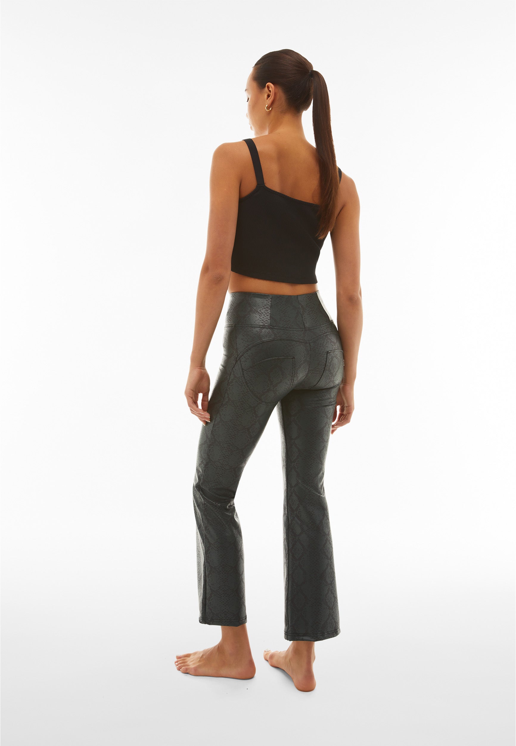freddy-pantaloni-wr-up-similpelle-pitonata-flare-cropped-vita-alta image 3