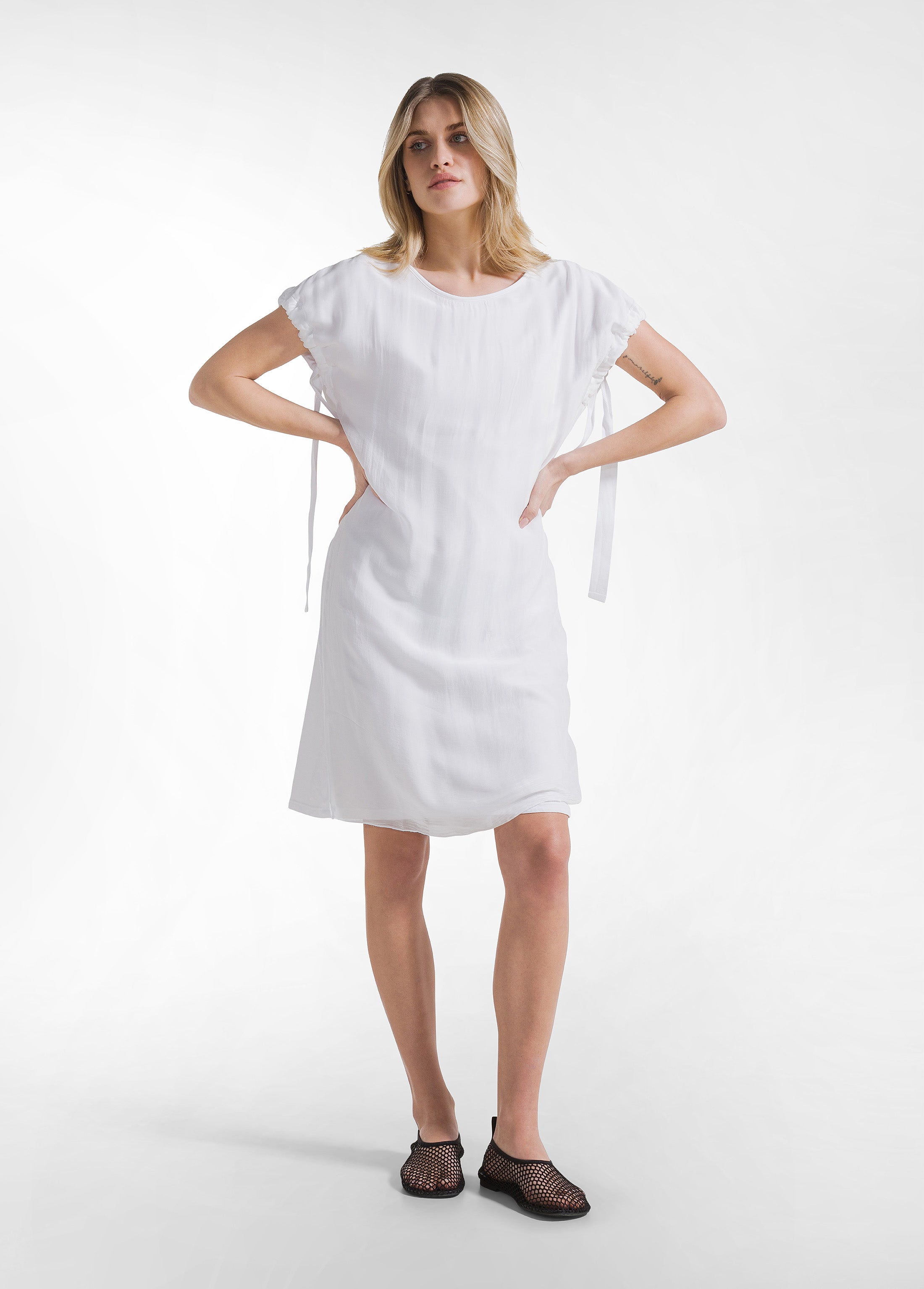 deha-abito-in-cotone-con-maniche-drappegiate-in-seta-bianco-d42497 image 1