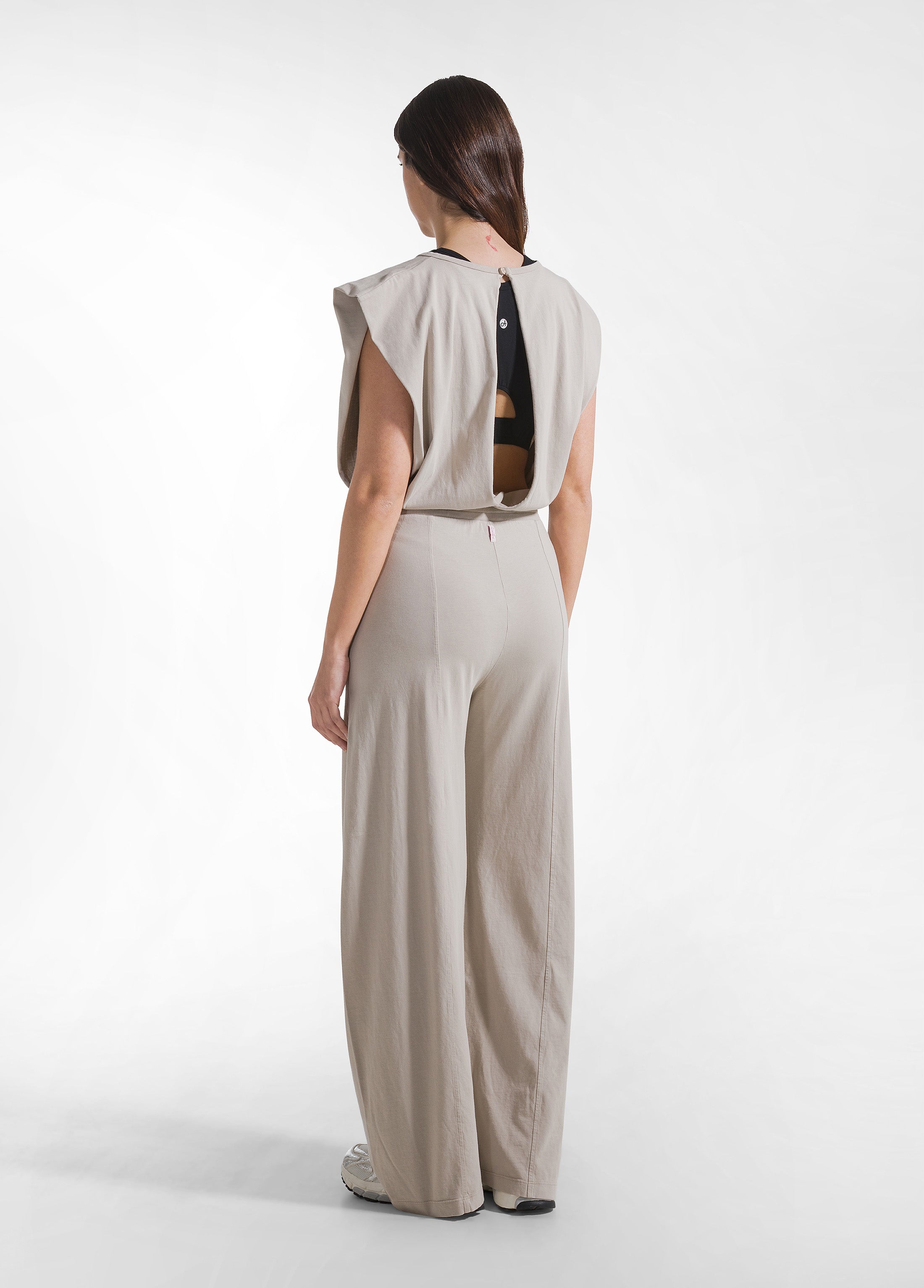 deha-d42358-tuta-jumpsuit-in-jersey-beige-con-apertura-retro image 3
