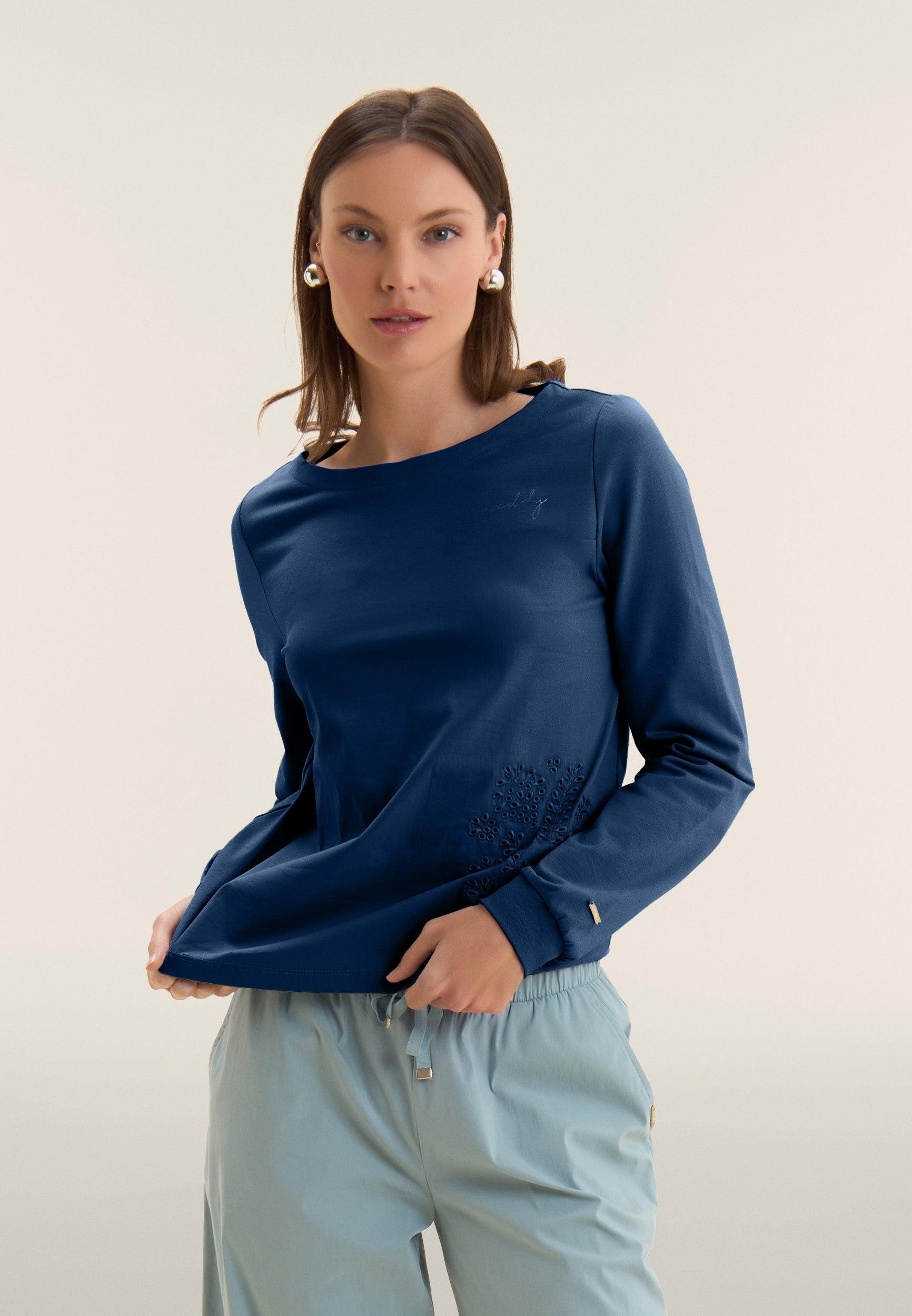 freddy-felpa-girocollo-donna-con-ricamo-floreale image 8