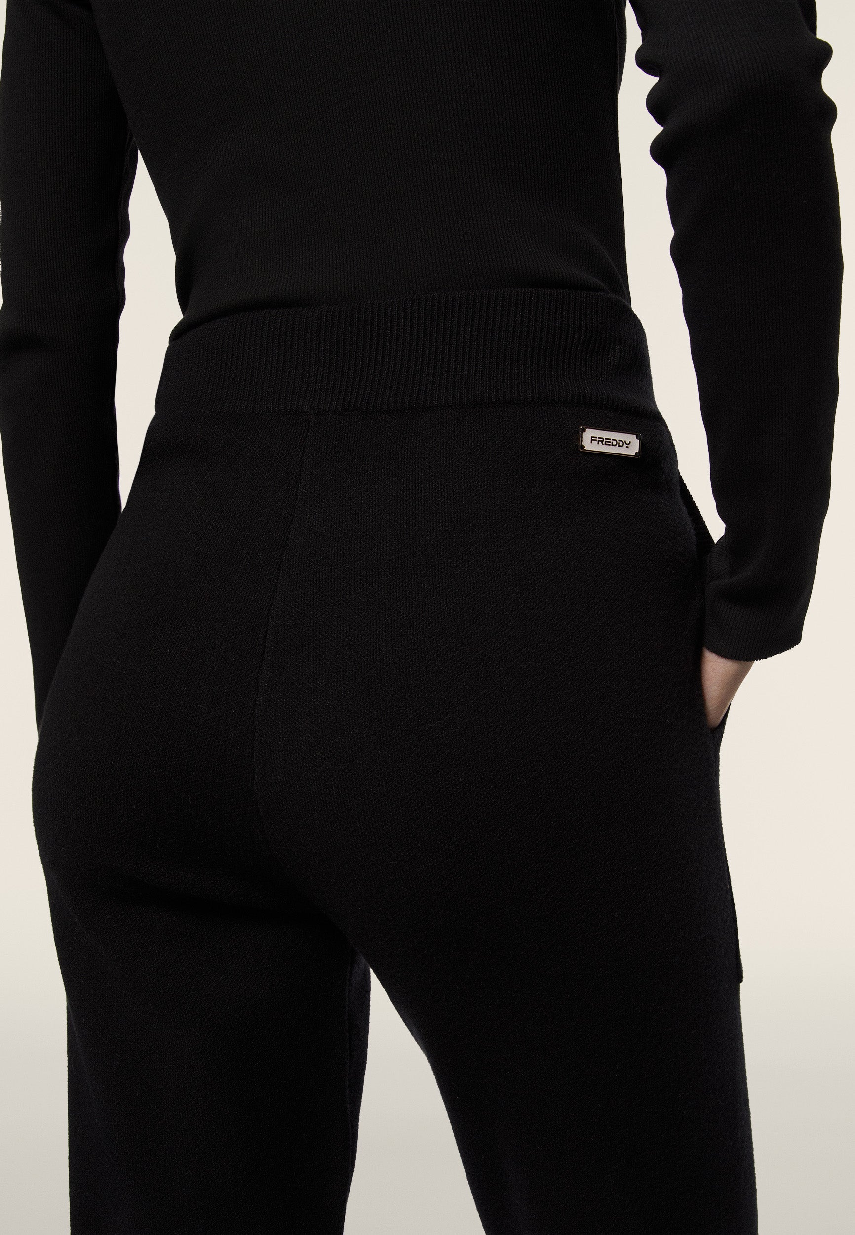 freddy-pantalone-tricot-rasata-con-polsini-e-vita-a-coste image 5