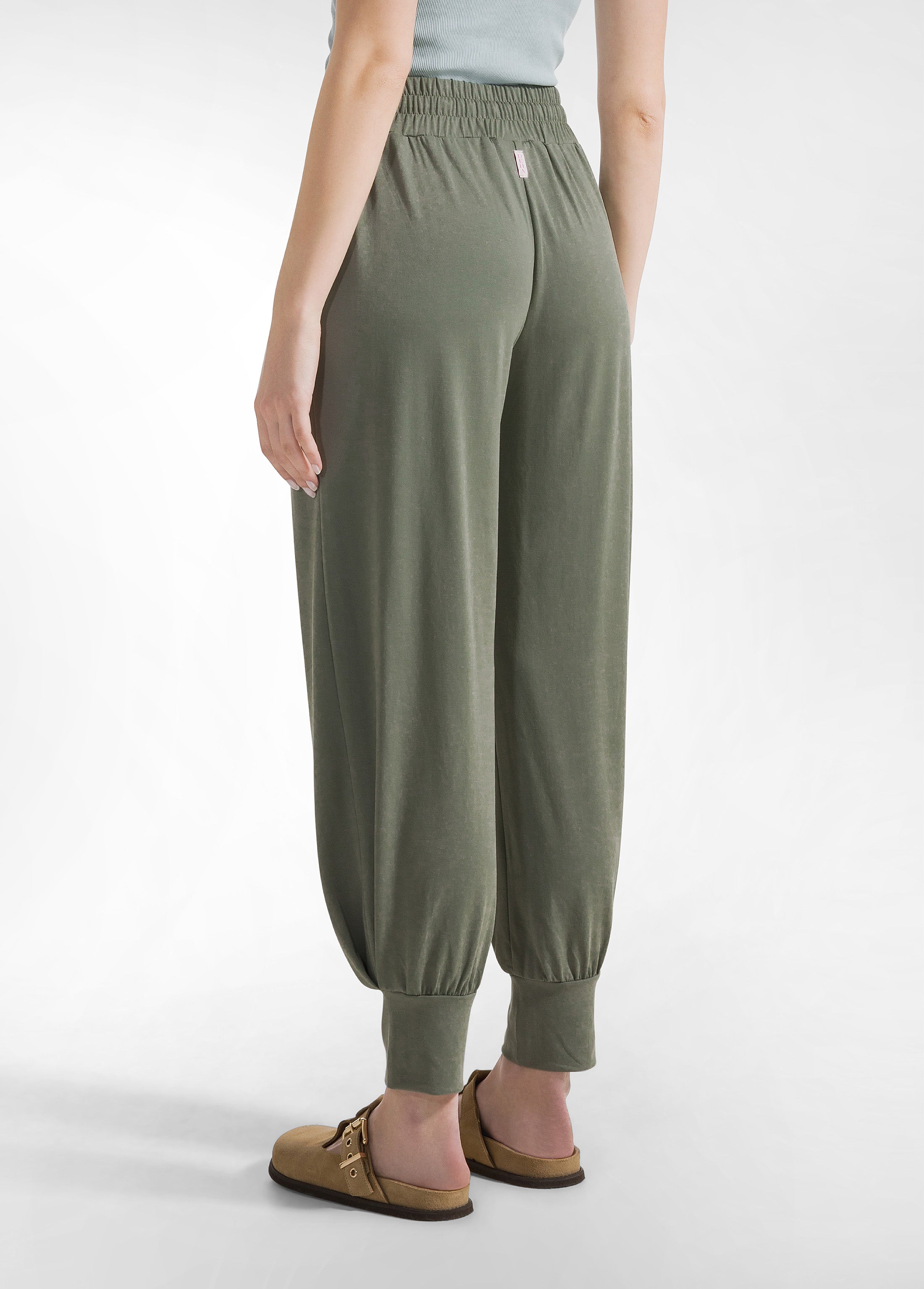 deha-pantalone-jogger-d22037-jersey-modal-verde-pantaloni-leisure-donna image 3