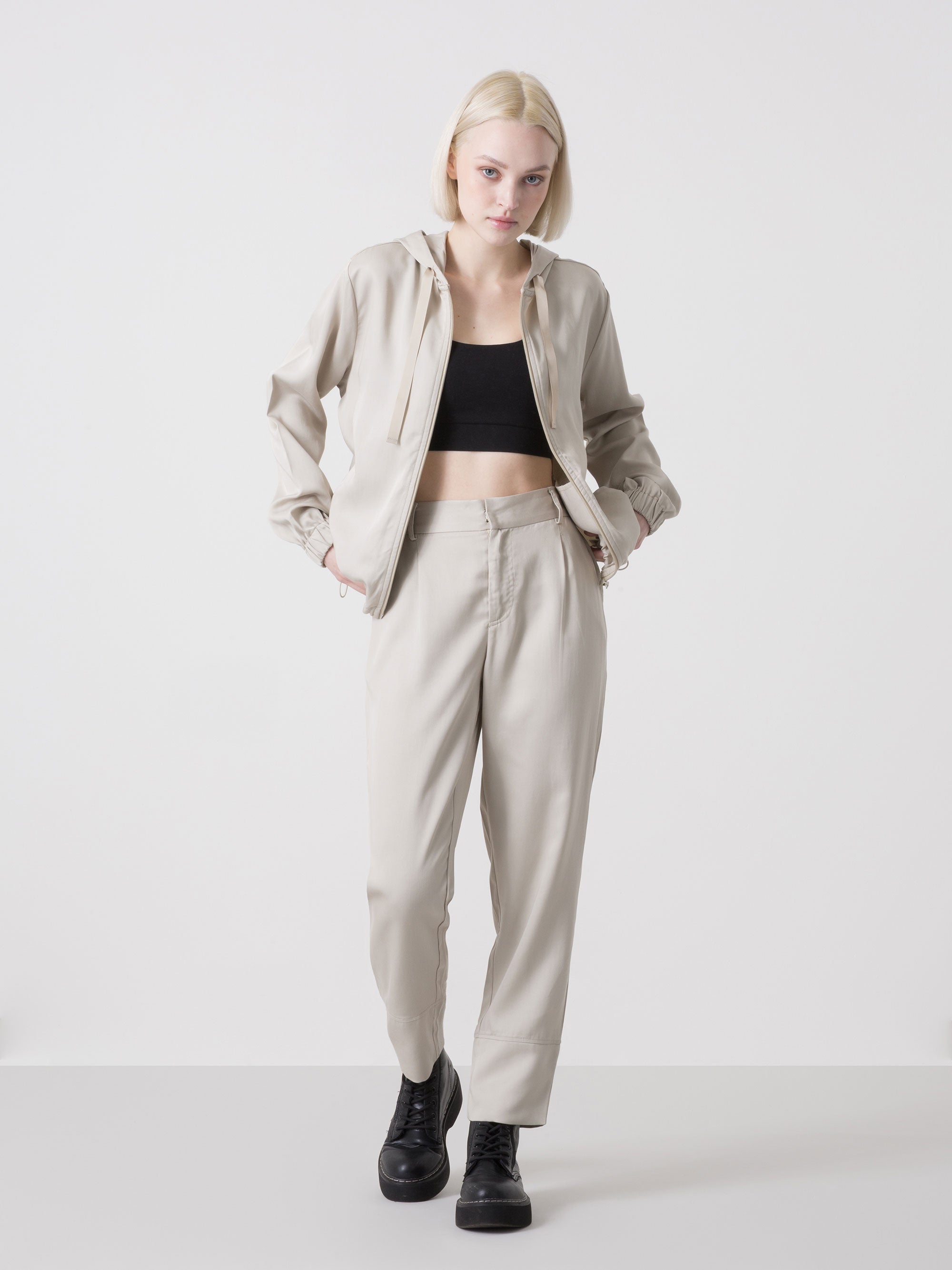 dimensione-danza-city-pantaloni-donna-in-popeline-di-tencel-linea-dritta image 1