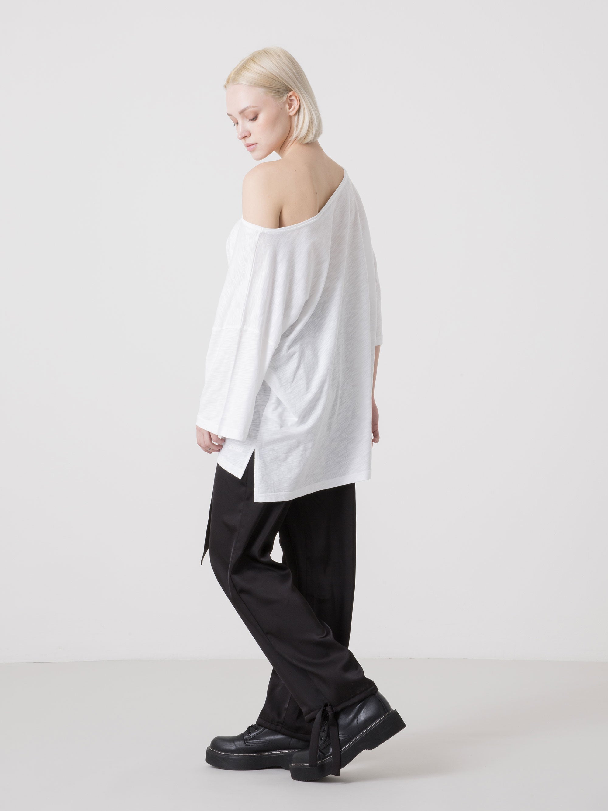 dimensione-danza-t-shirt-donna-in-slub-jersey-con-linea-asimmetrica image 3