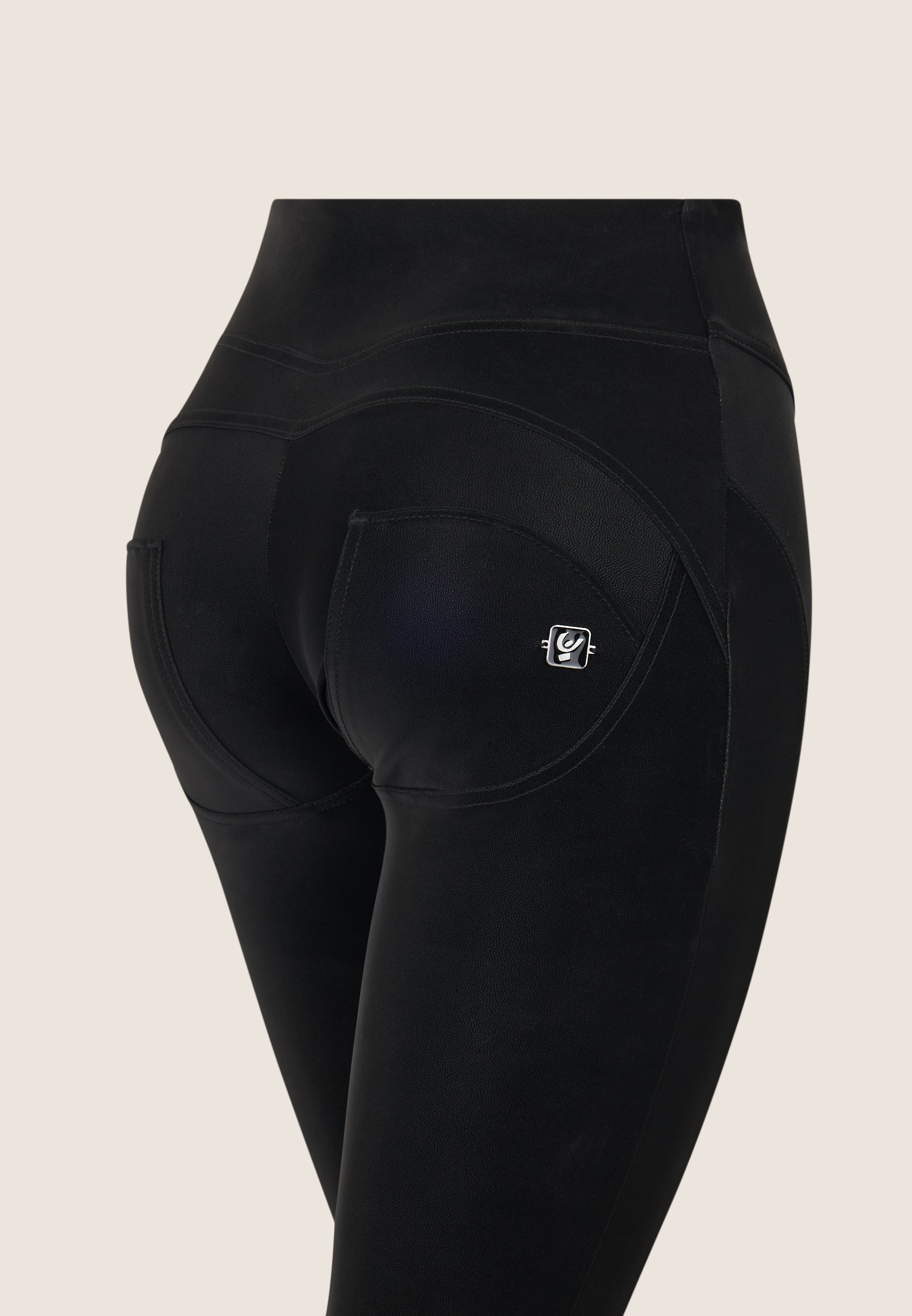 freddy-pantaloni-wr-up-donna-superskinny-mini-flare-effetto-wet image 7