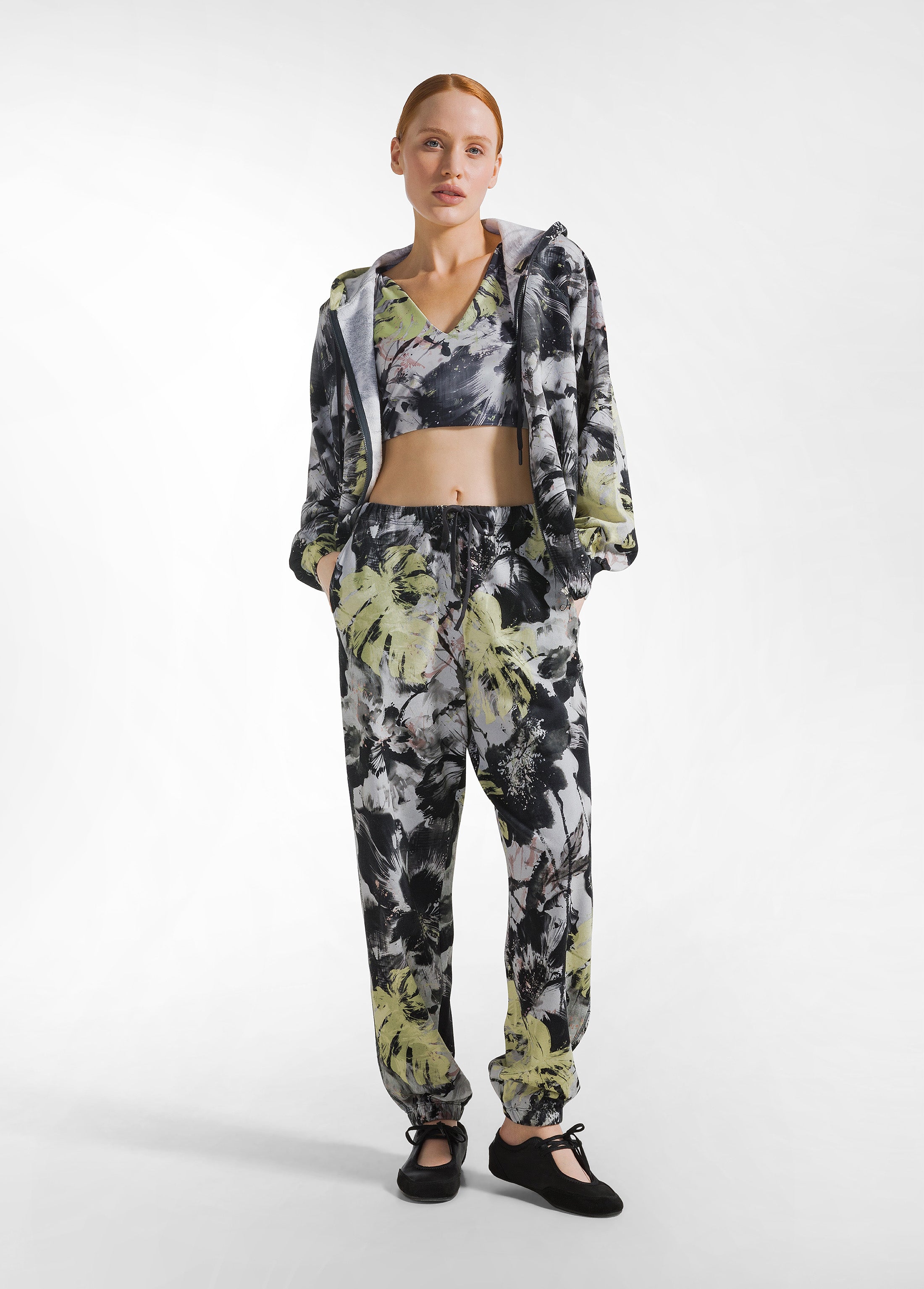 deha-pantalone-in-felpa-stampa-flower-grigio-pantaloni-leisure-cotone-organico image 1