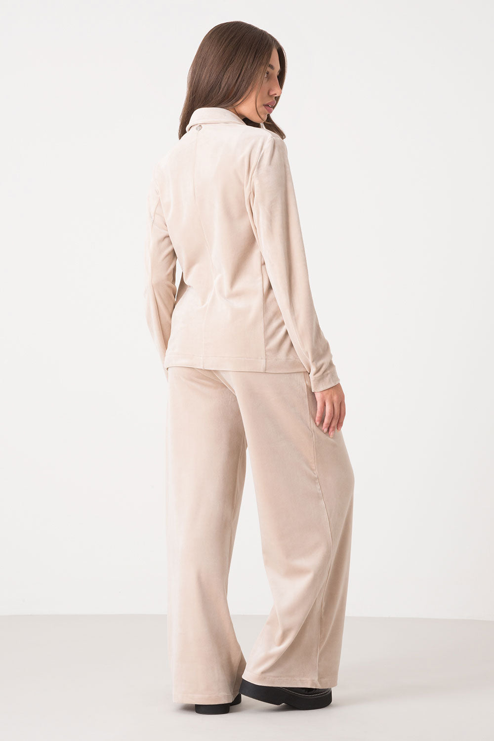 dimensione-danza-blazer-in-ciniglia-soft-con-bottone-giacca-donna image 2