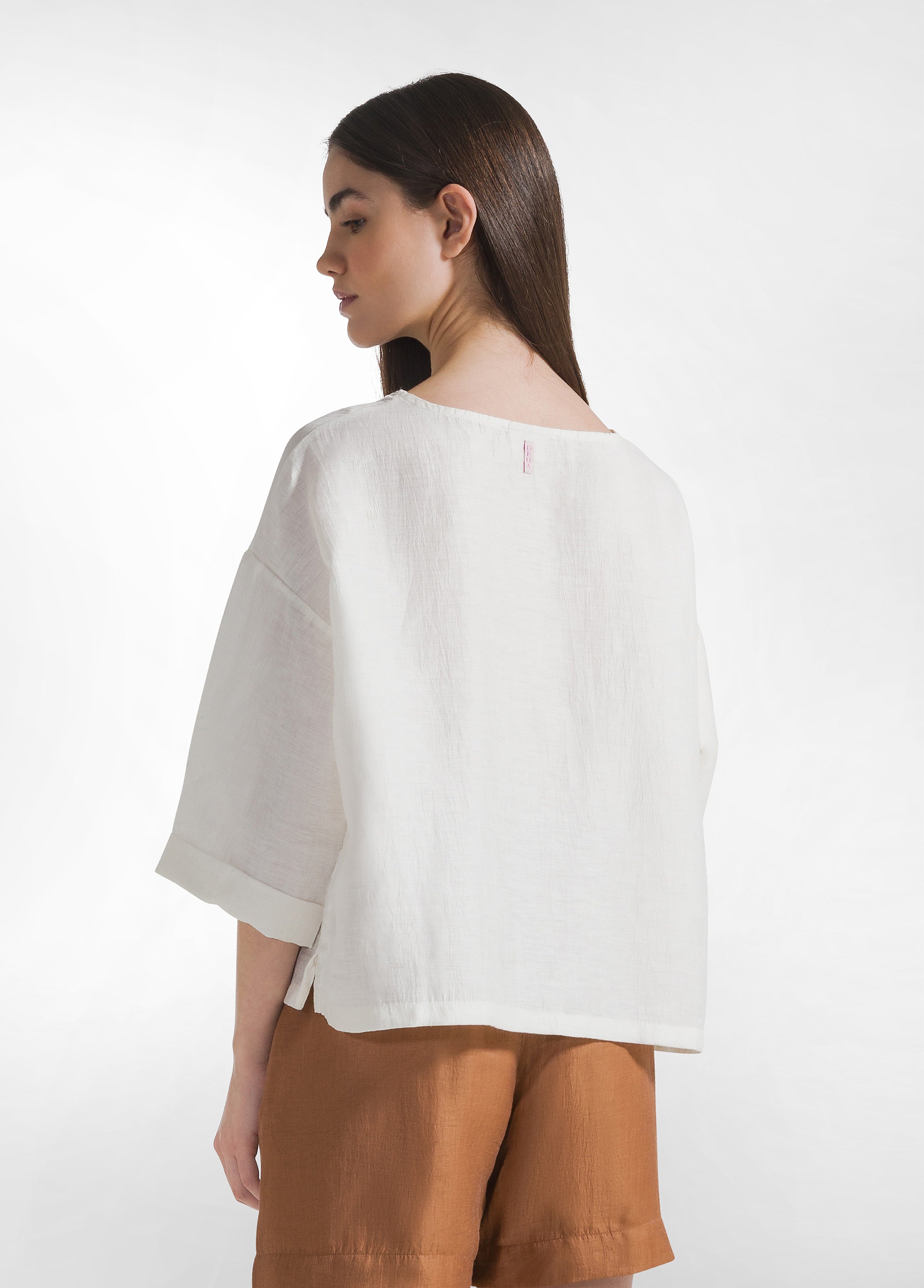 deha-blusa-in-lino-lucido-bianco-manica-3-4 image 2