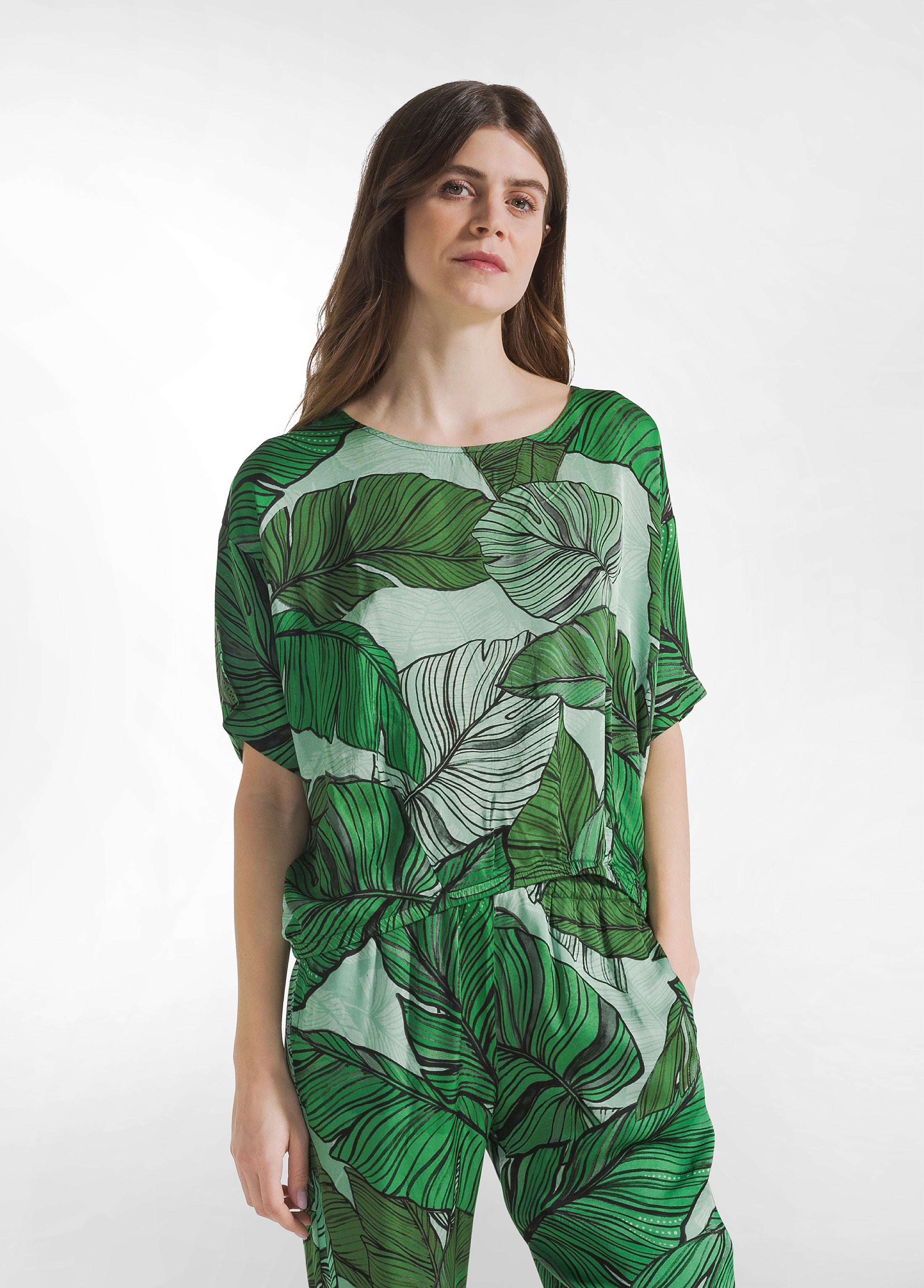 deha-blusa-in-raso-stampato-verde-manica-corta image 1