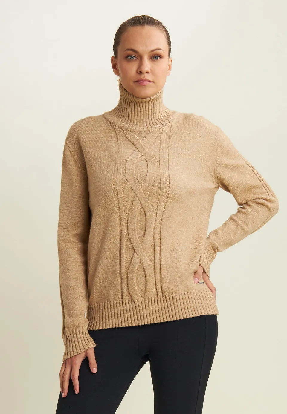 freddy-maglia-donna-collo-alto-con-treccia image 1
