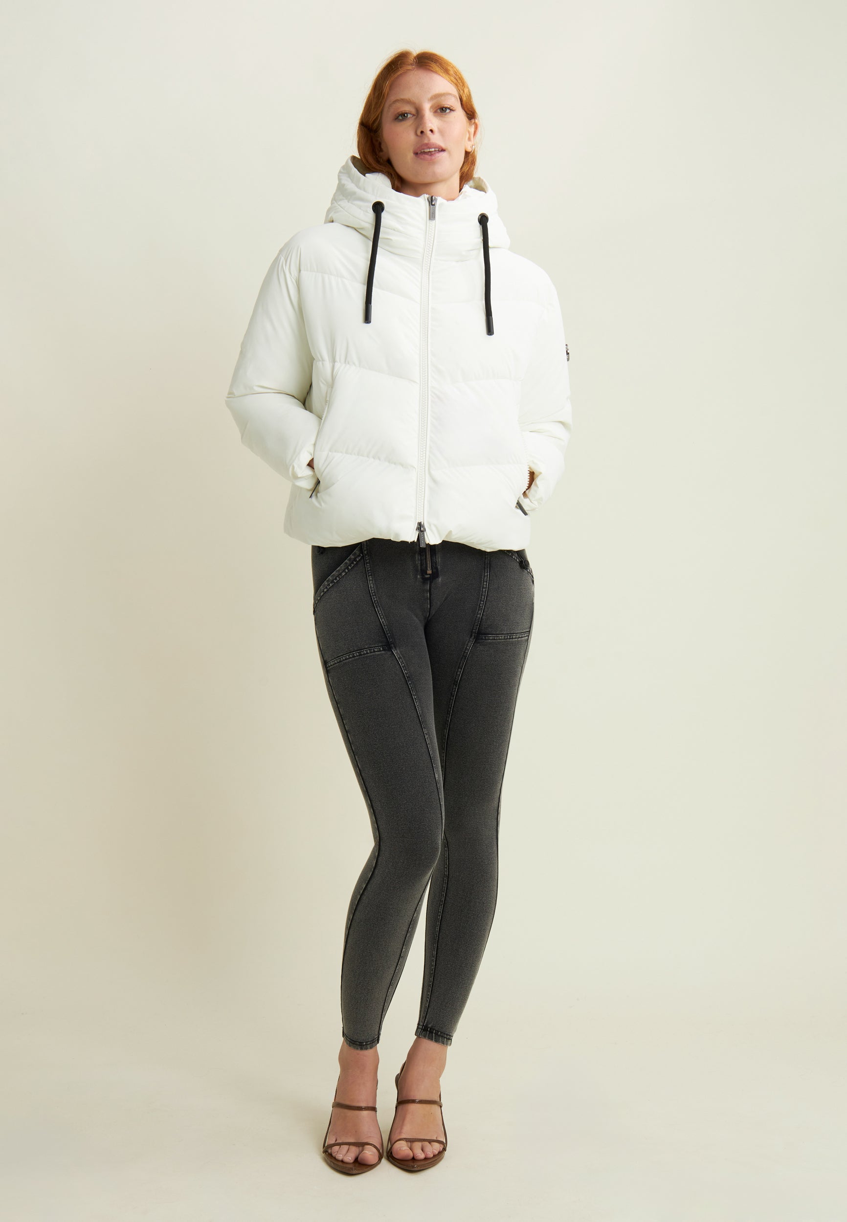 freddy-piumino-cropped-donna-con-collo-alto-e-coulisse-regolabile image 5