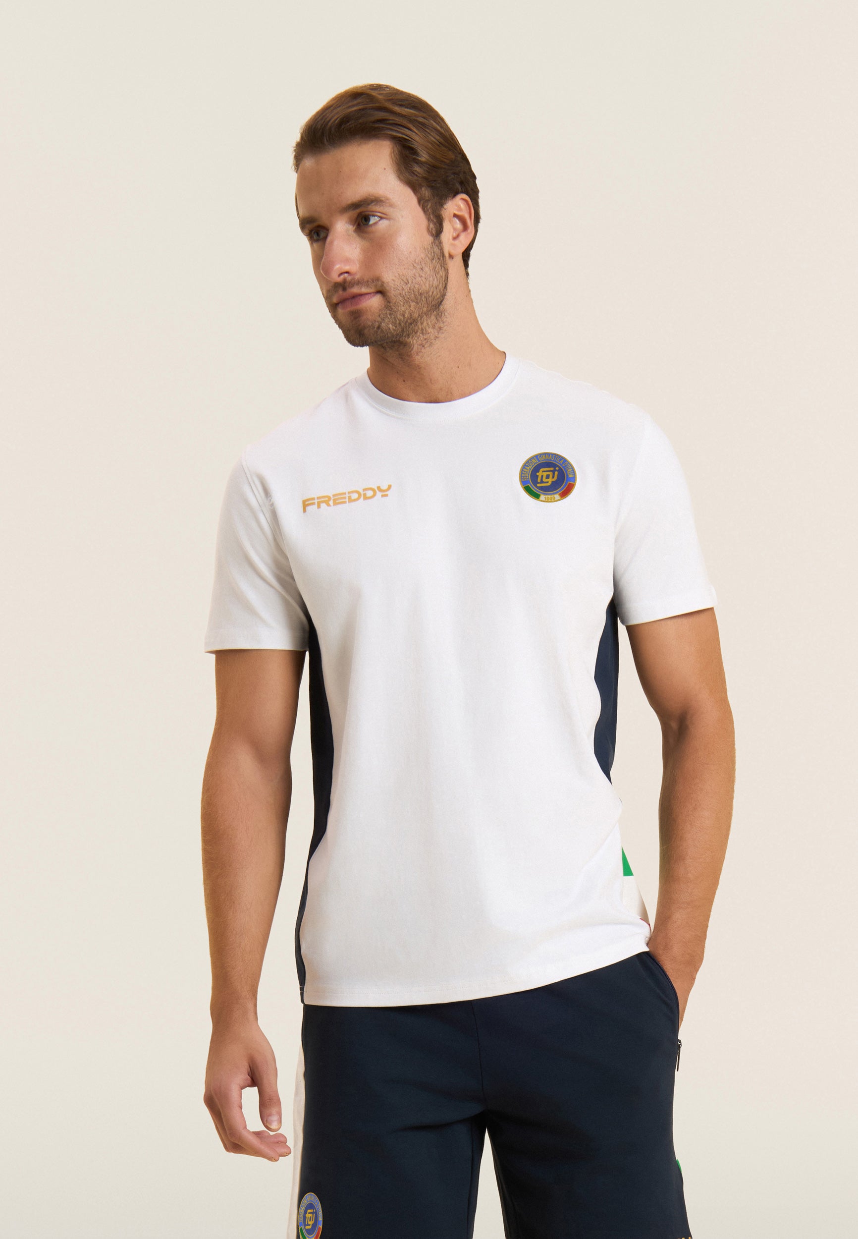 freddy-t-shirt-uomo-italia-fgi-bianca-con-inserti-blu image 1
